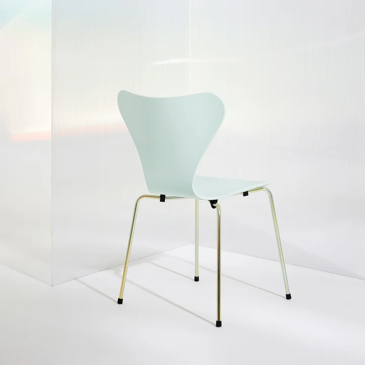 Fritz Hansen - Serie 7 Stuhl ungepolstert, rainbow / 7:14 AM beige (Special Edition 2025)