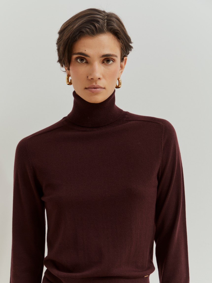 Camisola gola alta em lã