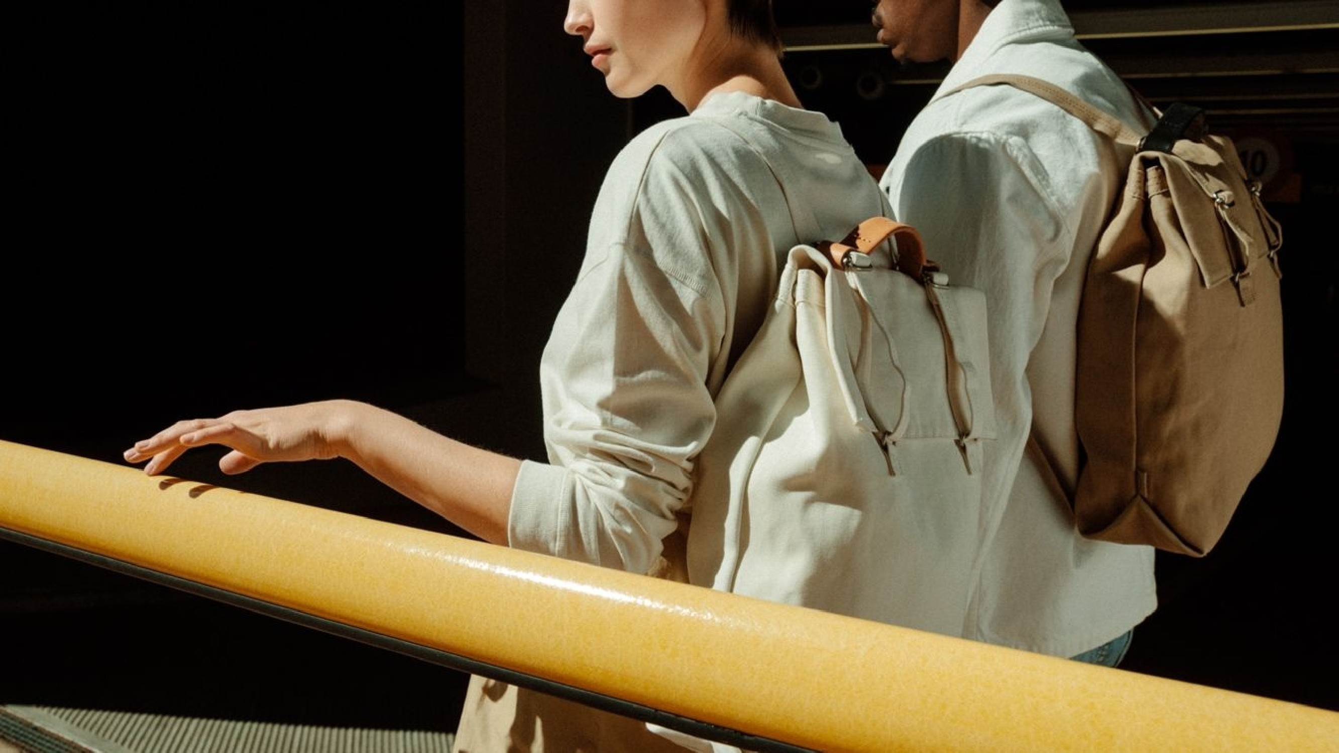 Qwstion Bananatex Flap Tote Medium Sand