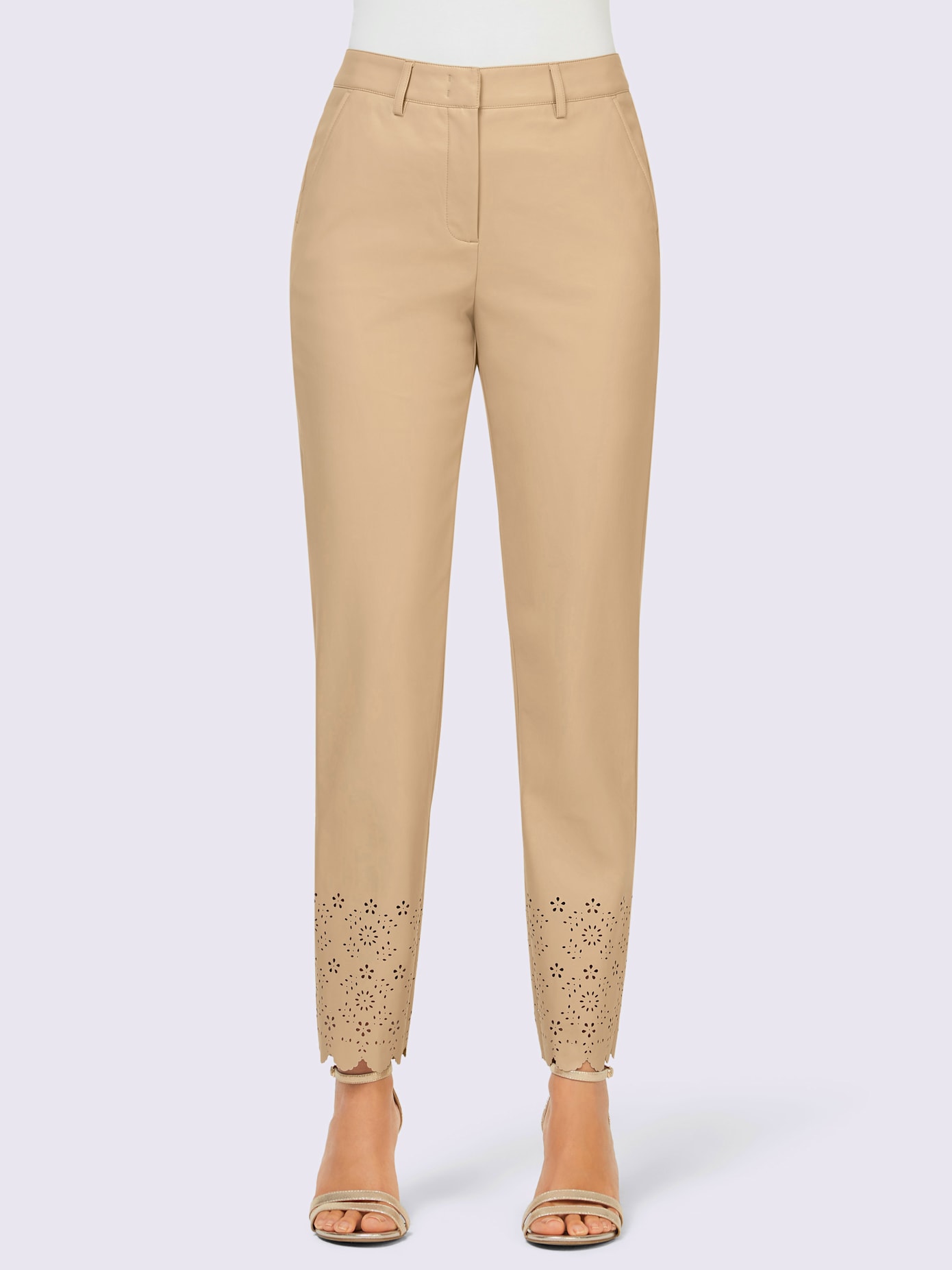 Pantalon motif découpé au laser