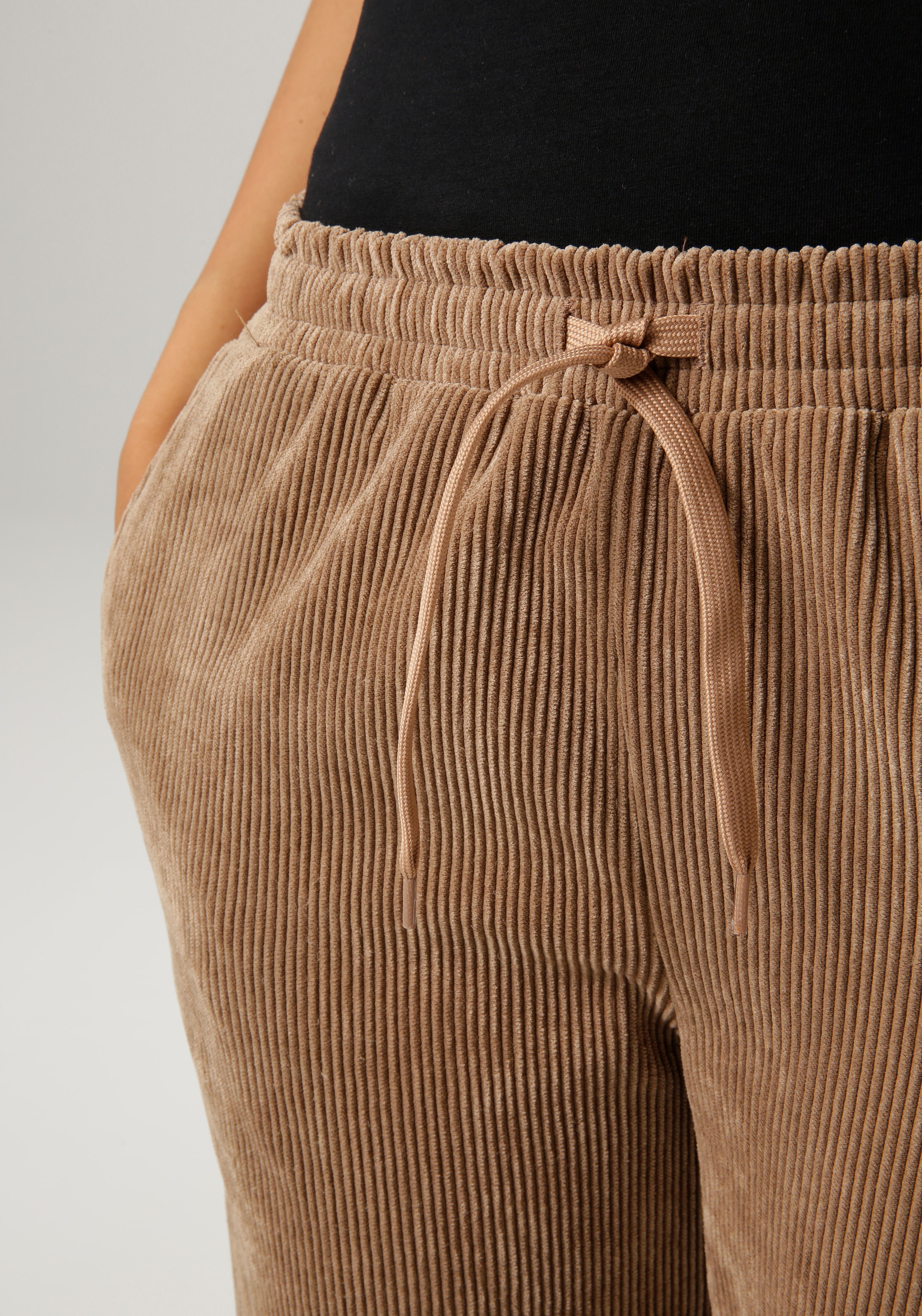 Aniston CASUAL Schlupfhose  aus trendigem, elastischen Cord