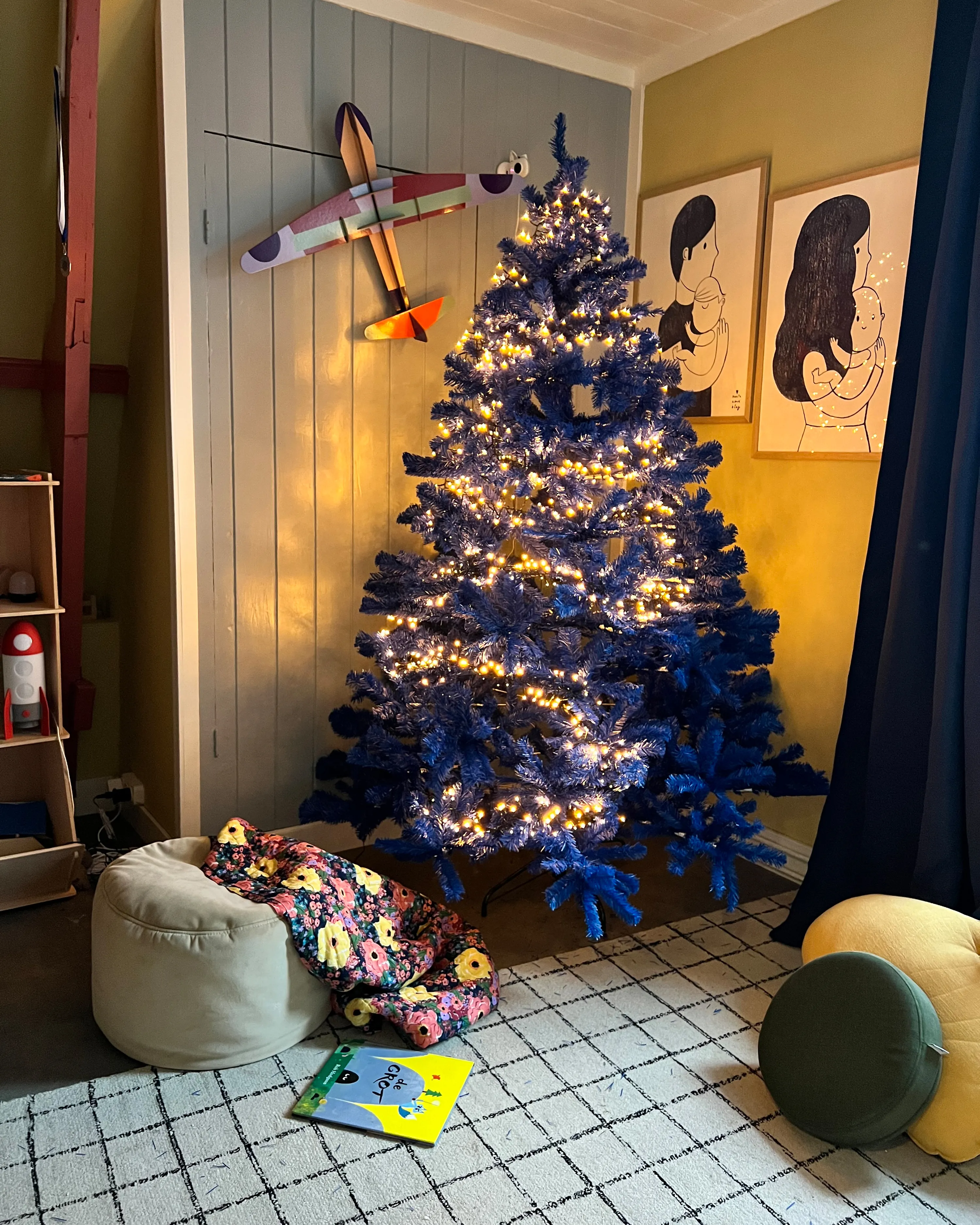Kunstkerstboom FARNHAM 210 cm Blauw