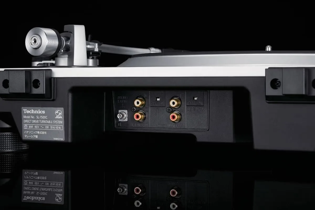 Technics SL-1500C Silver   KEF LS50 Blanc mat Platines vinyle hi-fi