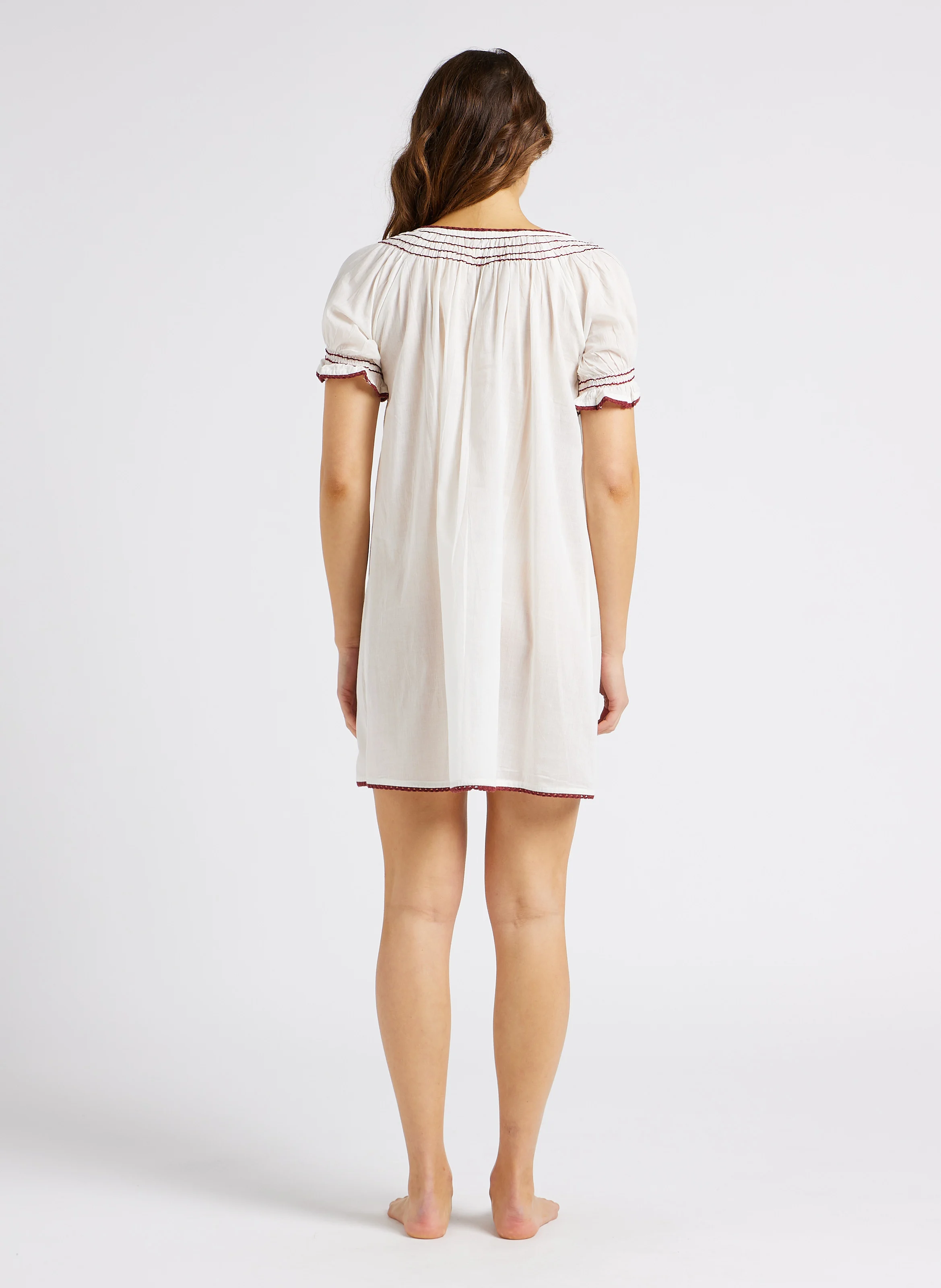 ZOE - Robe courte brodée col tunisien en coton | Blanc