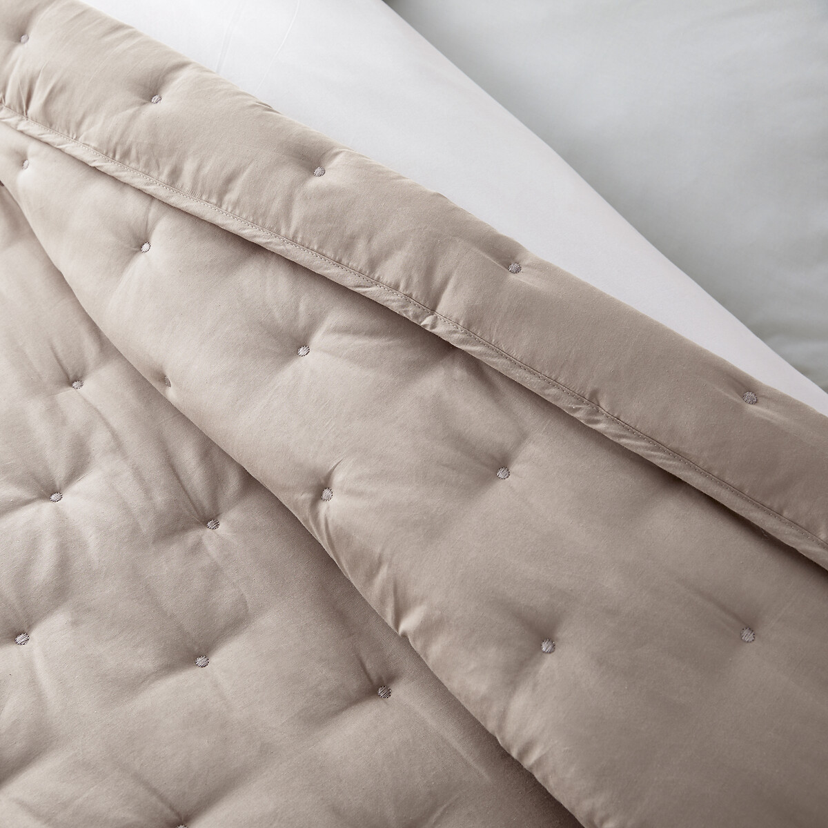 LA REDOUTE INTERIEURS<br>Colcha acolchoada e bordada, Aéri