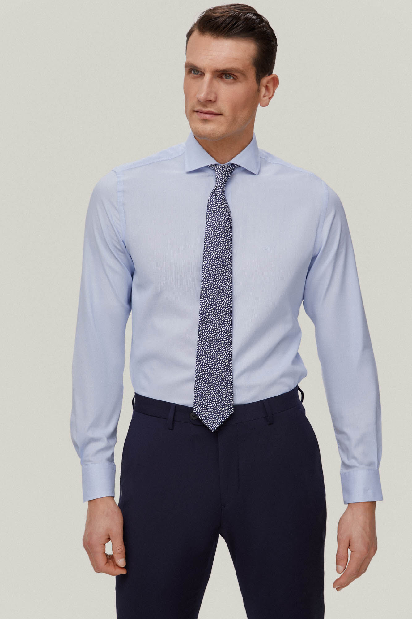 Camisa lisa de corte slim, fácil de passar e resistente a odores - Azul