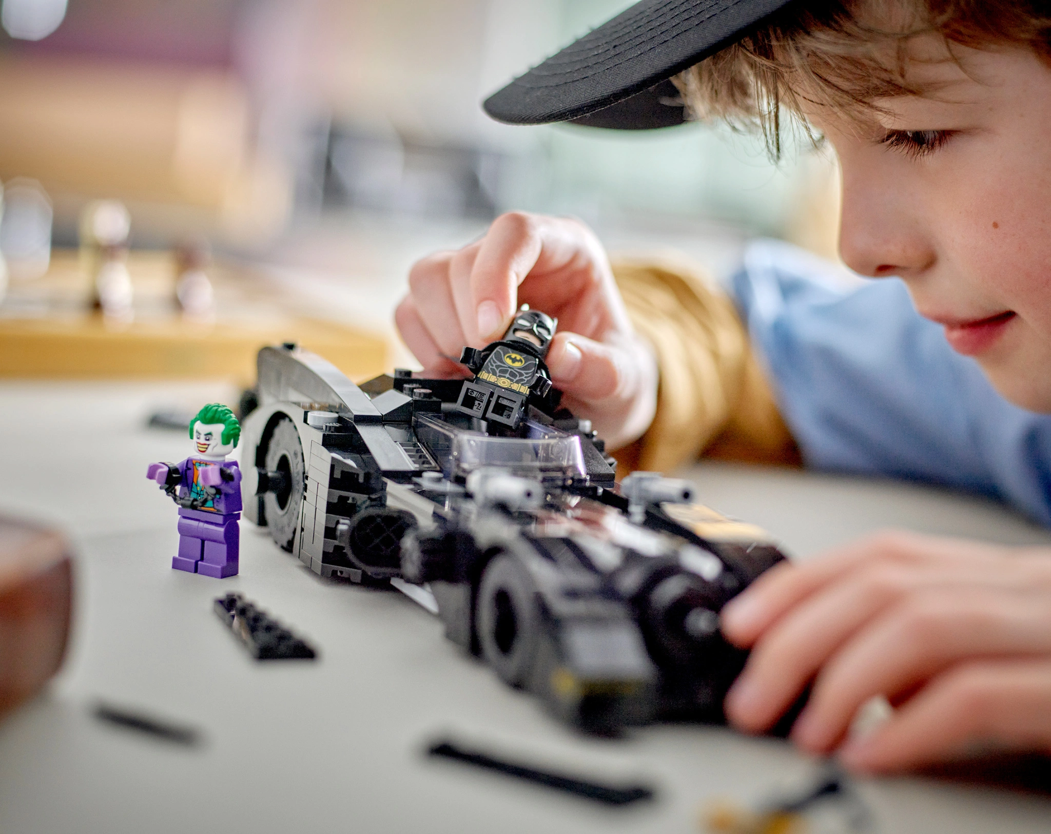 LEGO® 76224 Batmobile™: Batman™ verfolgt den Joker™