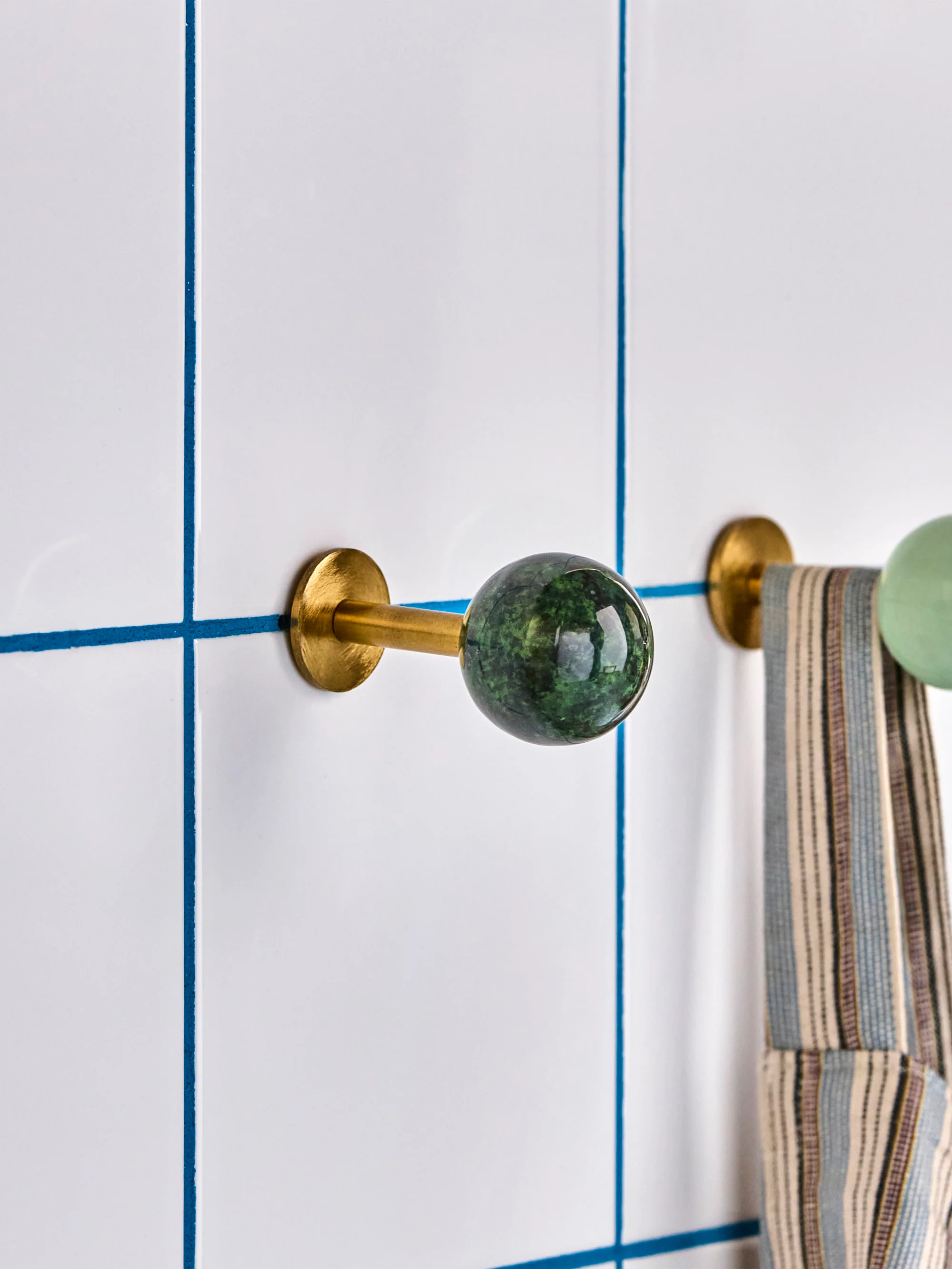 Handgemaakte metalen wandhaken Ball, 2-delig