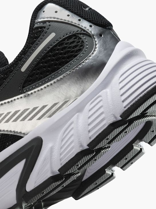 Nike V5 RNR Sneaker