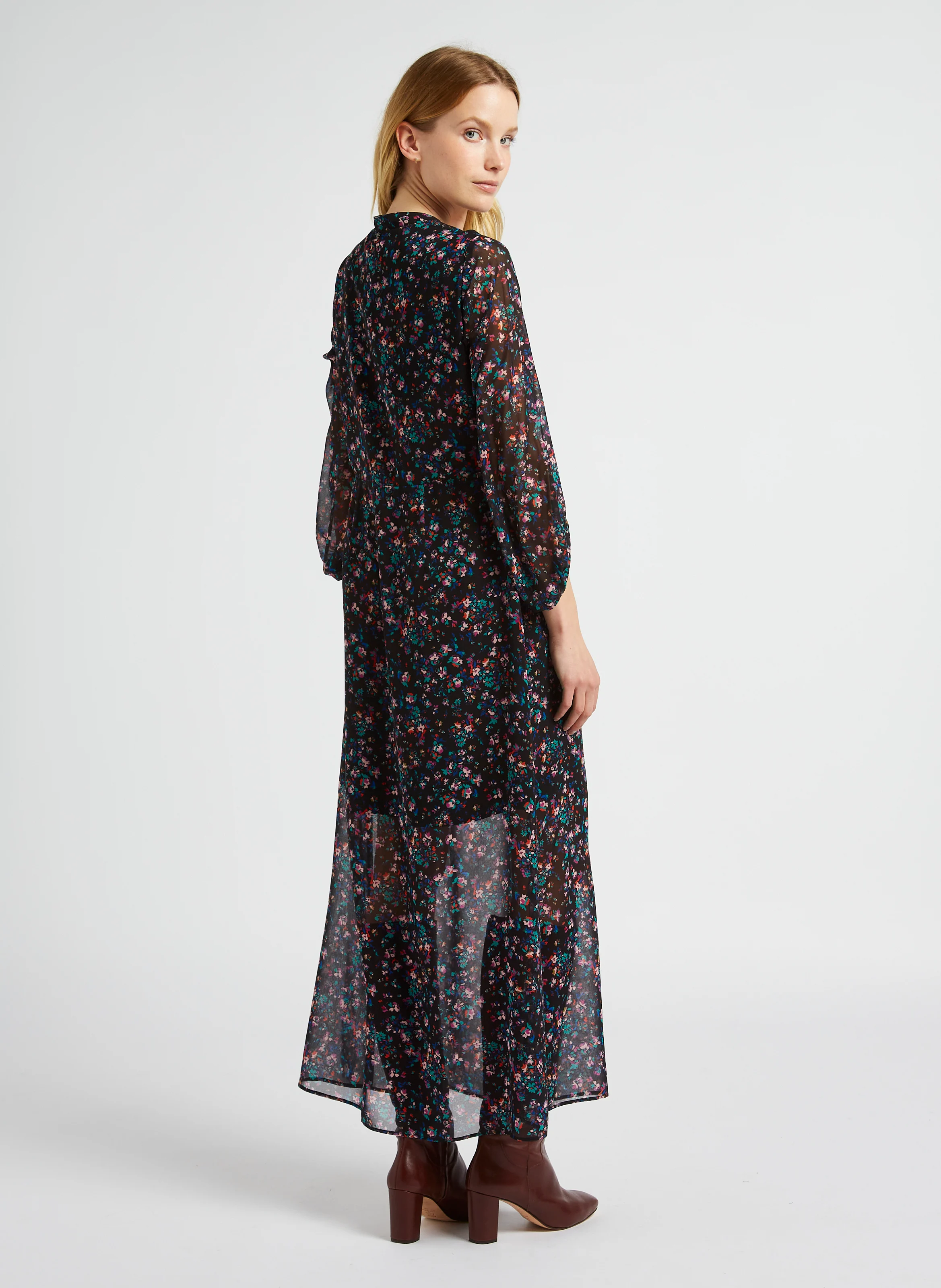 ROMEA - Robe longue évasée à col V | Noir