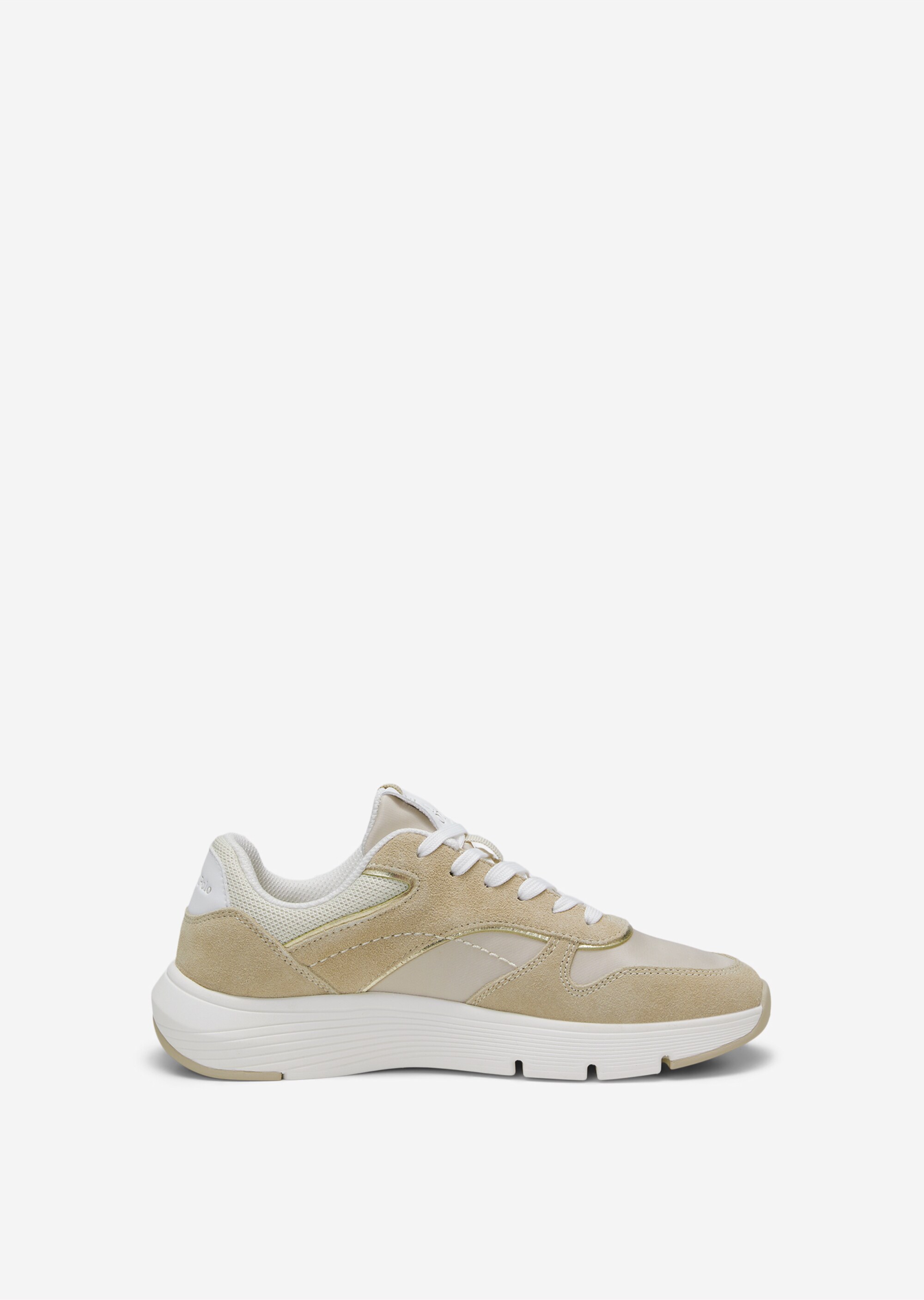 Sneaker aus hochwertigem Material-Mix