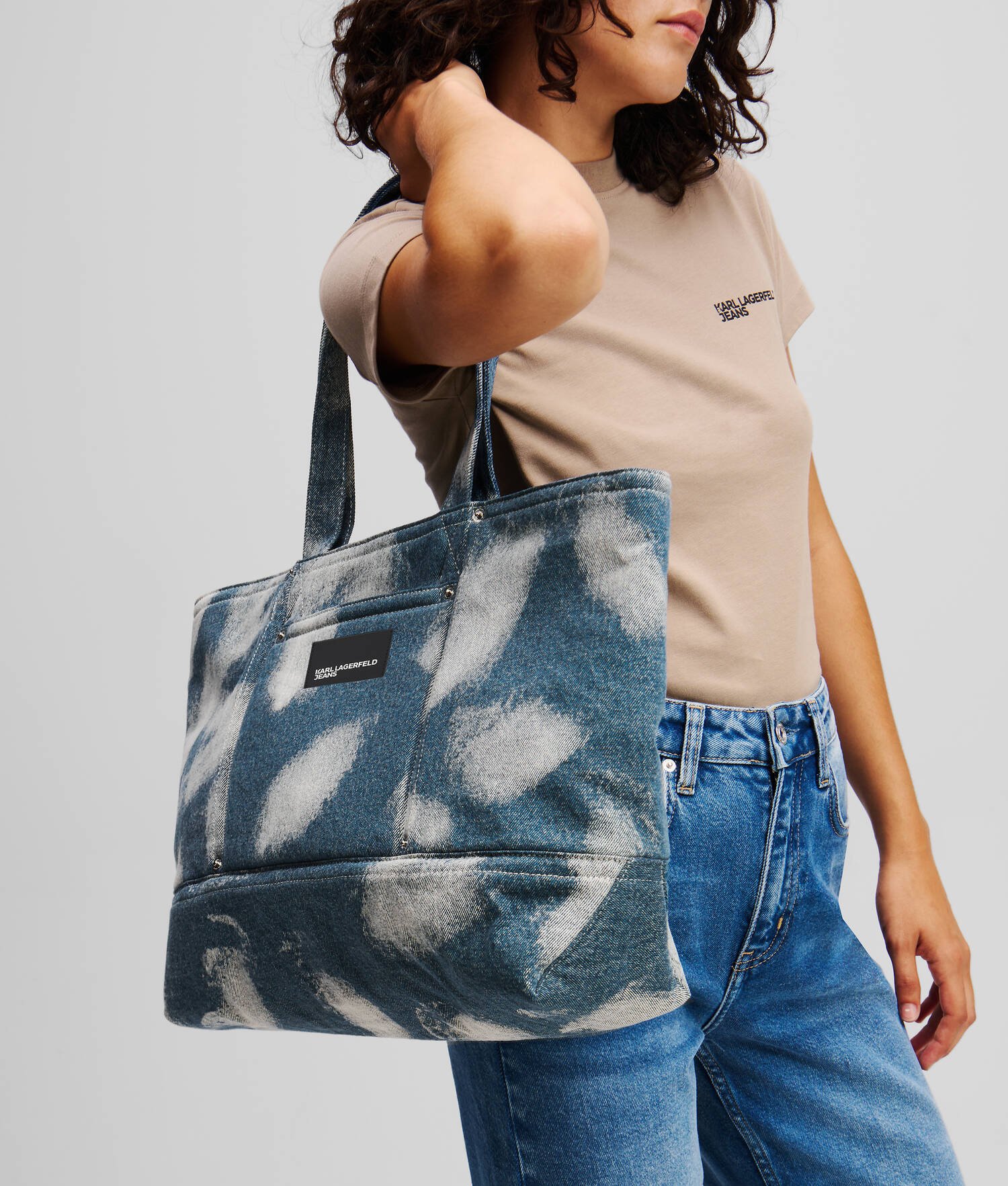 CABAS EN DENIM DÉLAVÉ - Denim blanchi