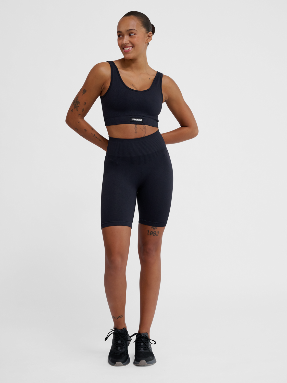 hmlALIVE SEAMLESS HIGH WAIST SHORTS