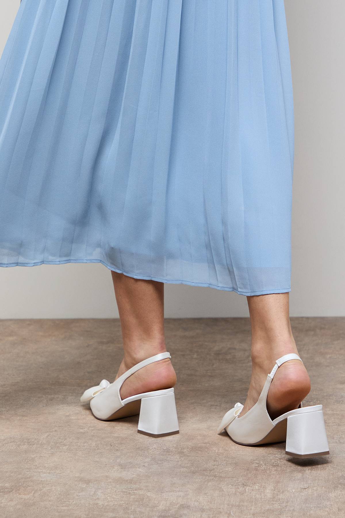 Oasis Escarpins Seala à Bride Arrière Talon Bloc Moyen avec Nœud en Satin