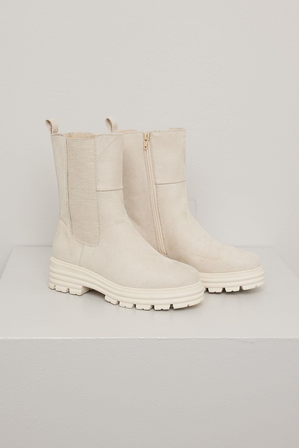 Boots Anna