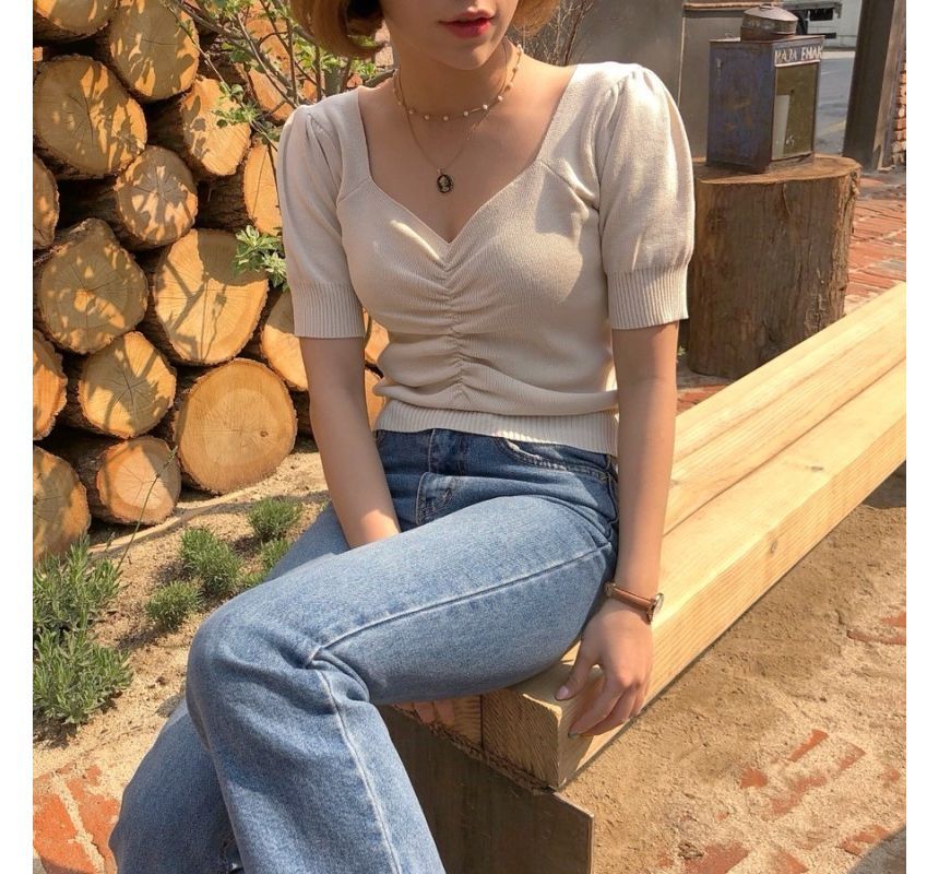 Tonni's - Korte mouwen V-hals effen crop top