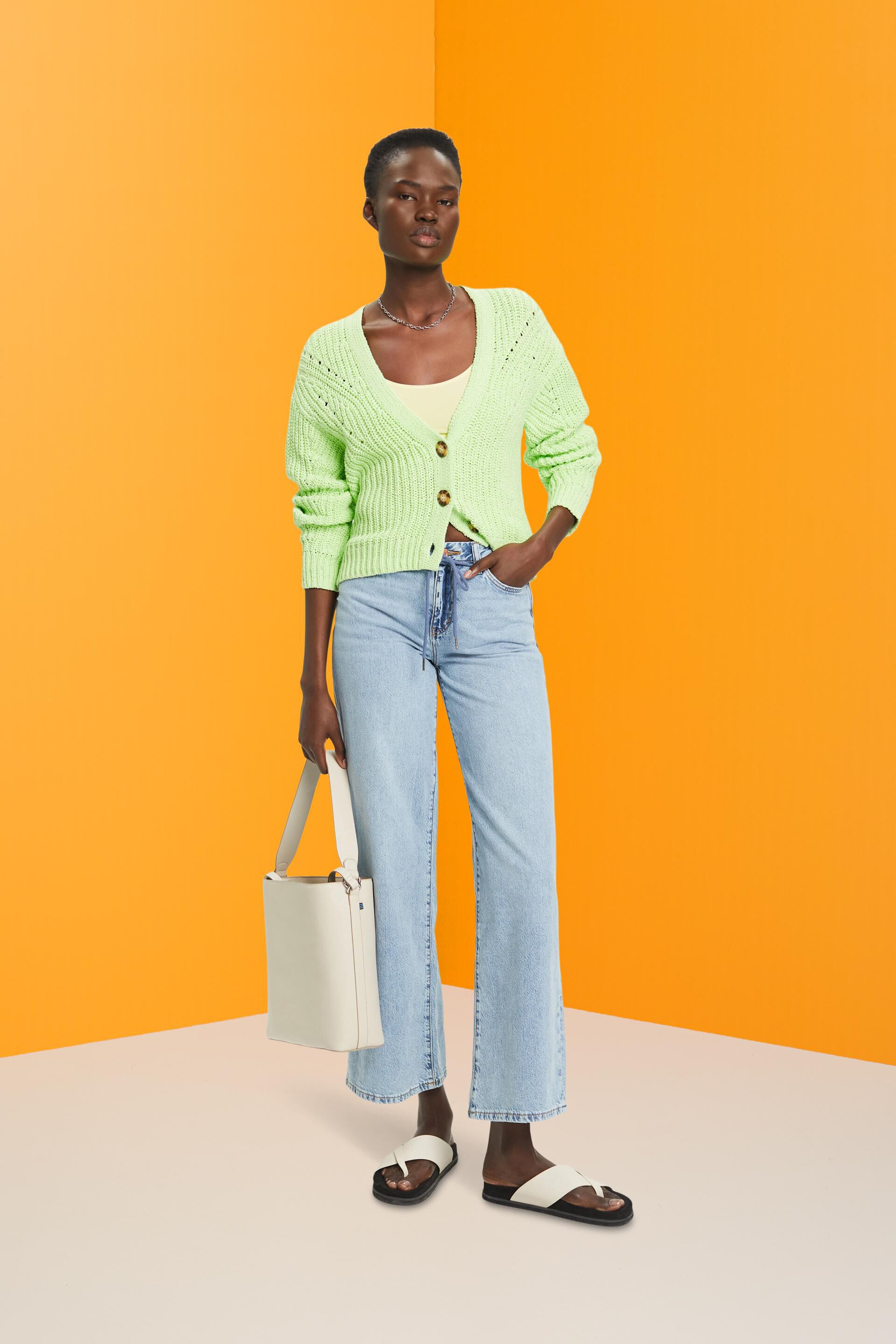 Jean à taille haute et jambes larges doté d’une ceinture façon lacet de chaussures