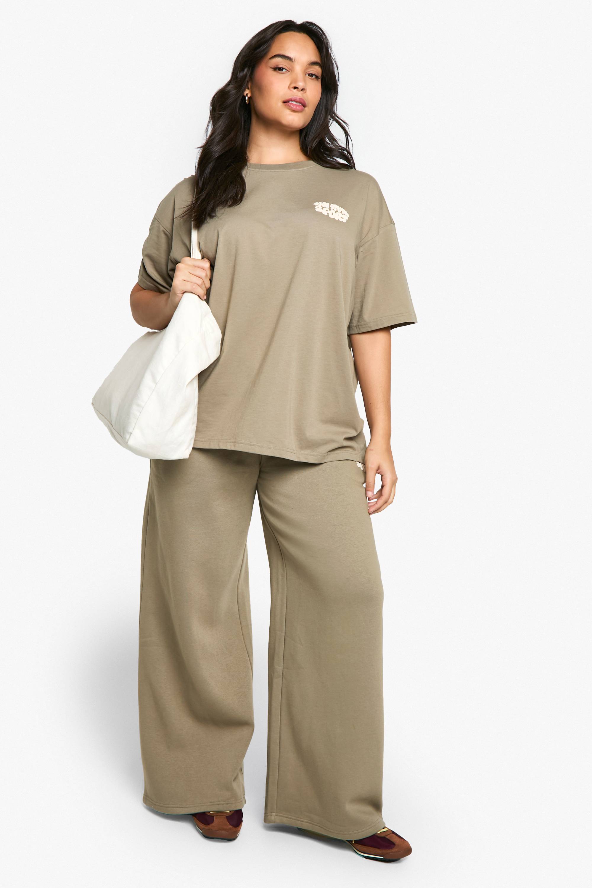 Plus DSGN Studio Sport Jogger à jambe droite à imprimé Puff