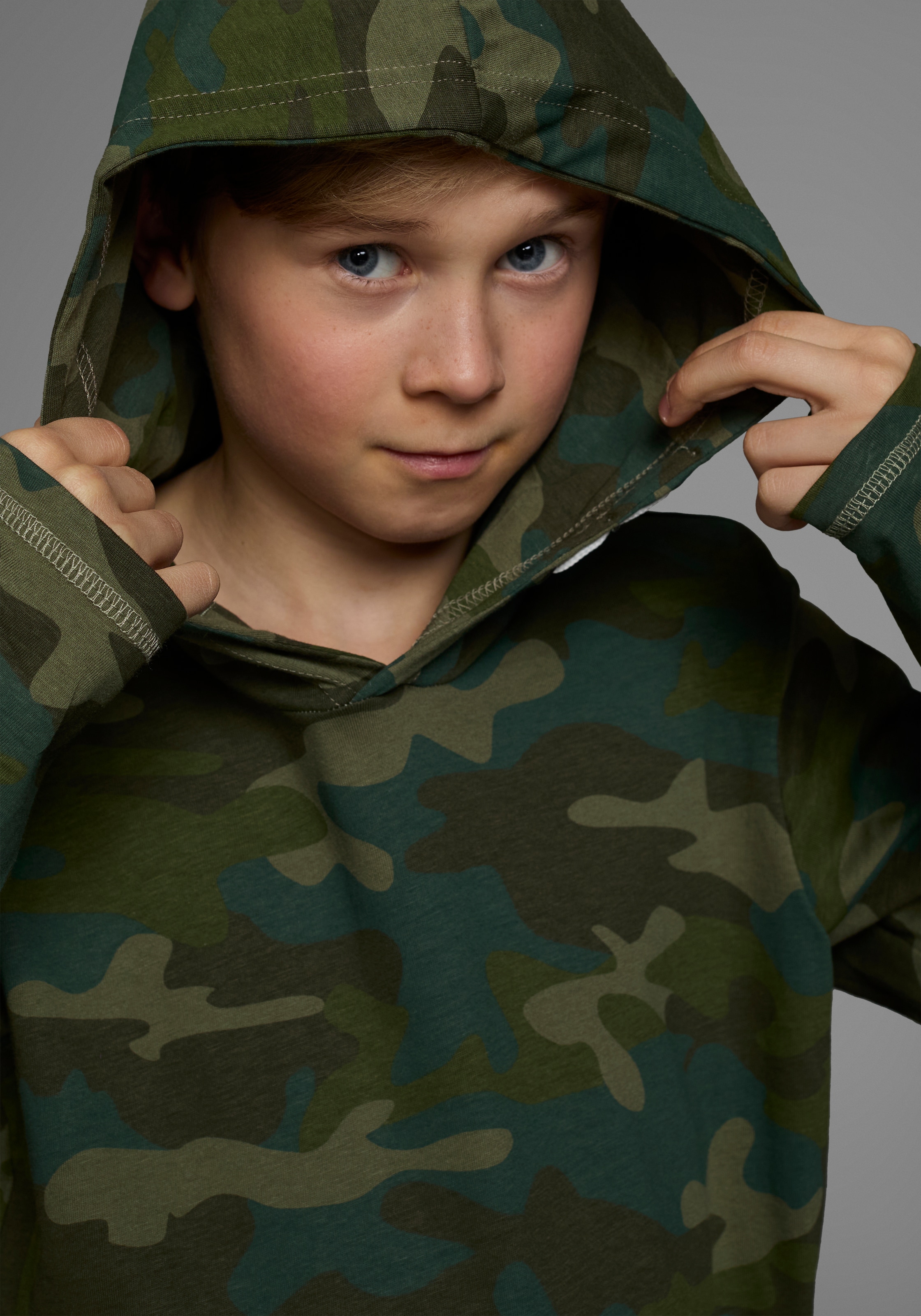 KIDSWORLD Langarmshirt »Tarnfarben - Muster«, Langarm,  Basic-Passform,  Allover-Druck,  mit Kapuze