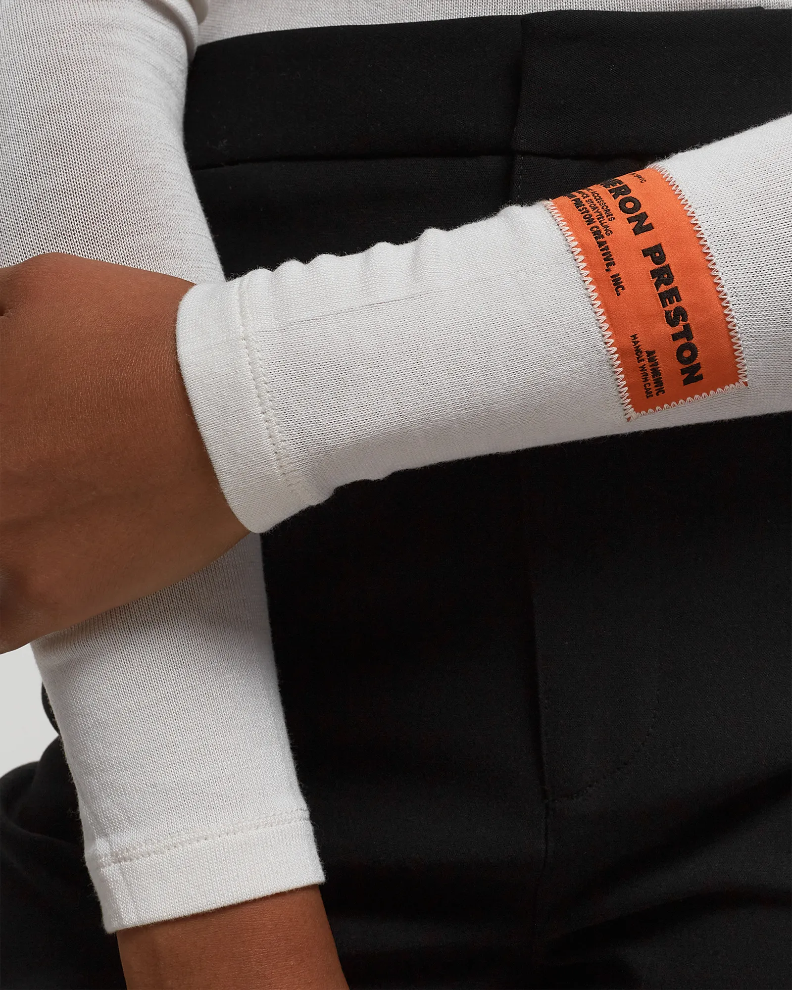 Heron Preston HPNY EMB CUT SHOULDER TOP