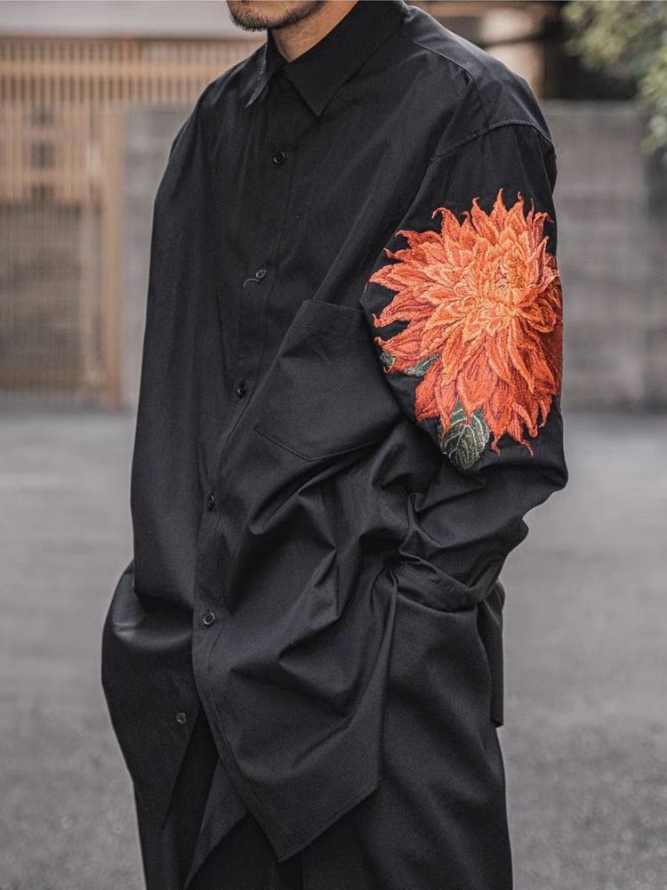 JUN.LEE - Shirt met lange mouwen en bloemenborduursel