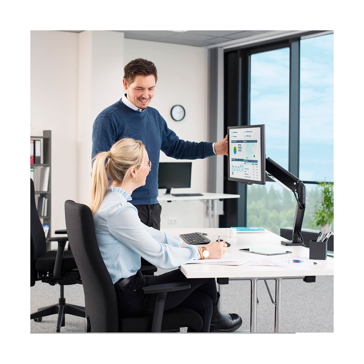 HAMA Monitorfeste Performer For En Monitor Dynamisk Svart