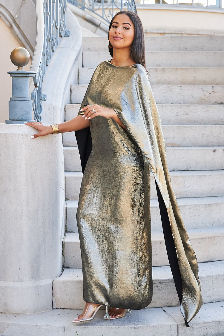 Robe pailleté doré à cape