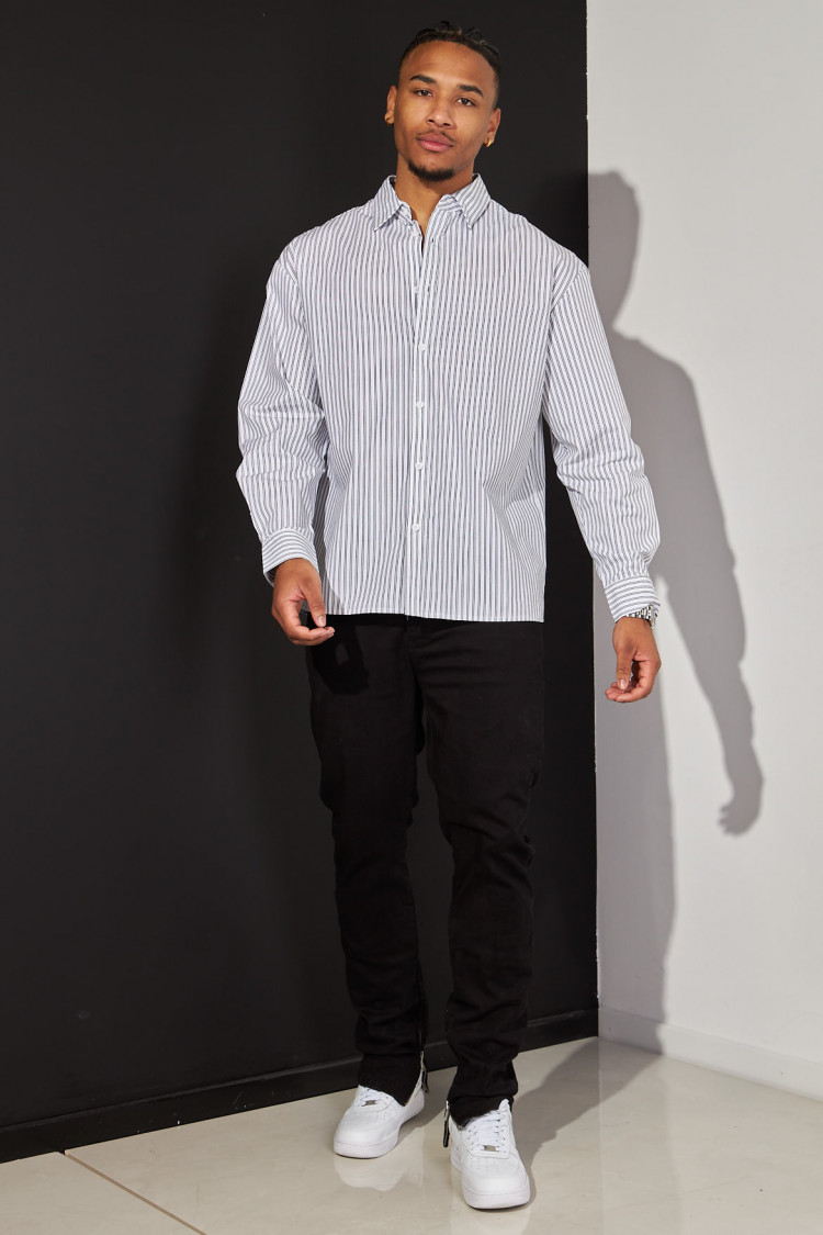 Chemise blanche à rayures noires