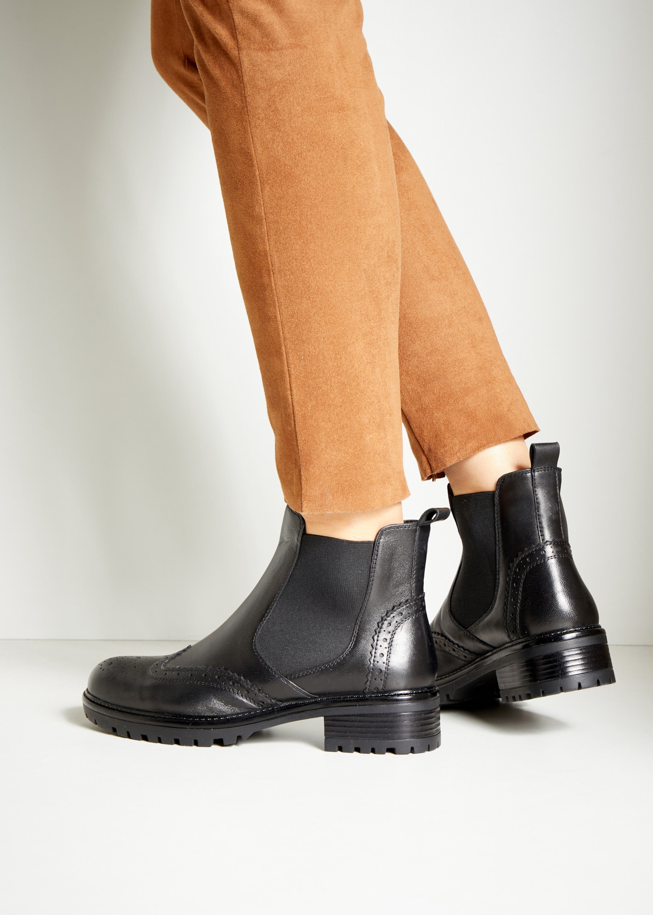 LASCANA Stiefelette in schwarz