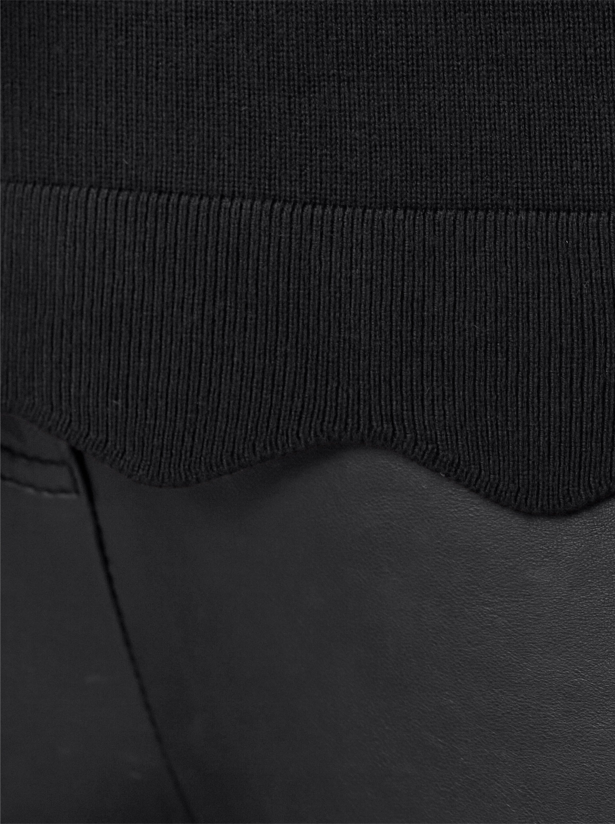 Strickpullover in schwarz