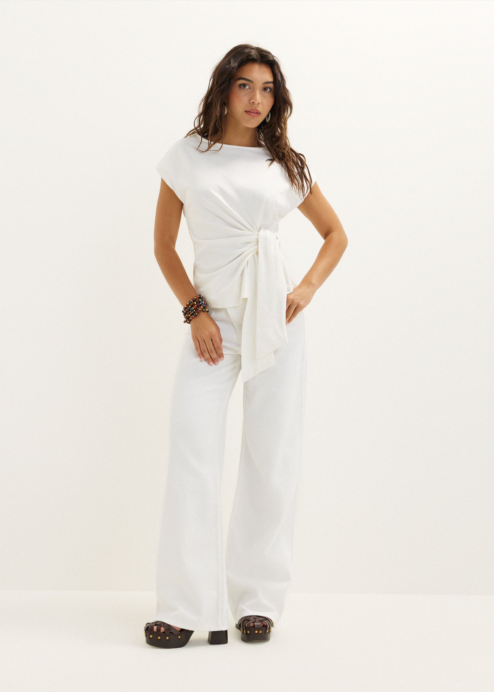 T-shirt met knoopdetail