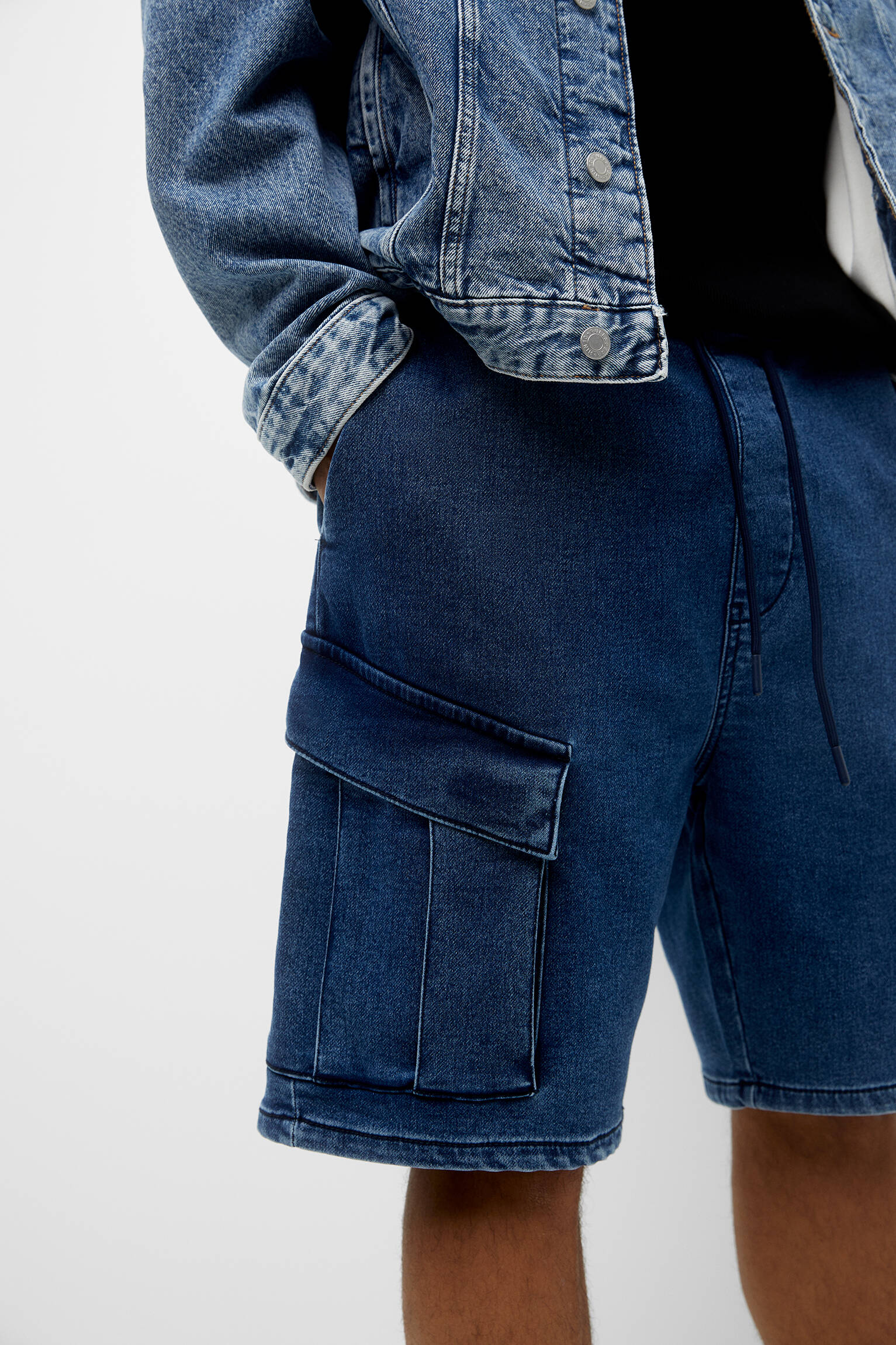 Bermuda cargo jeans - Azul médio