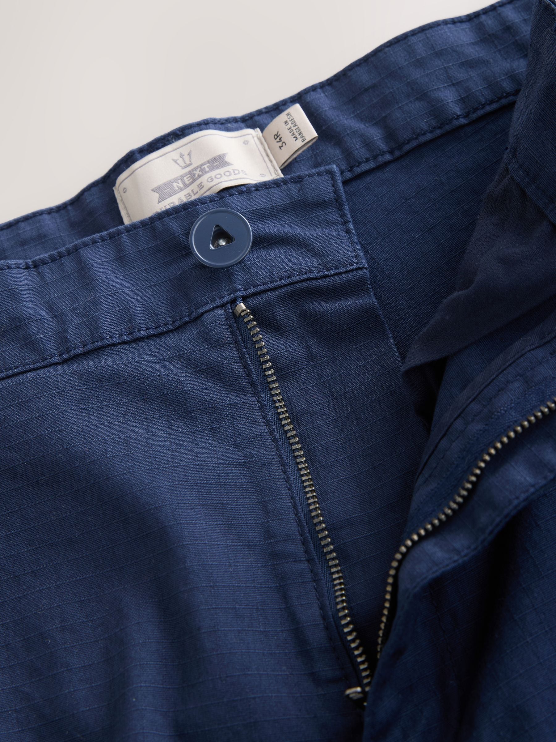 Marineblauw - Korte cargobroek met ceintuur van ripstop