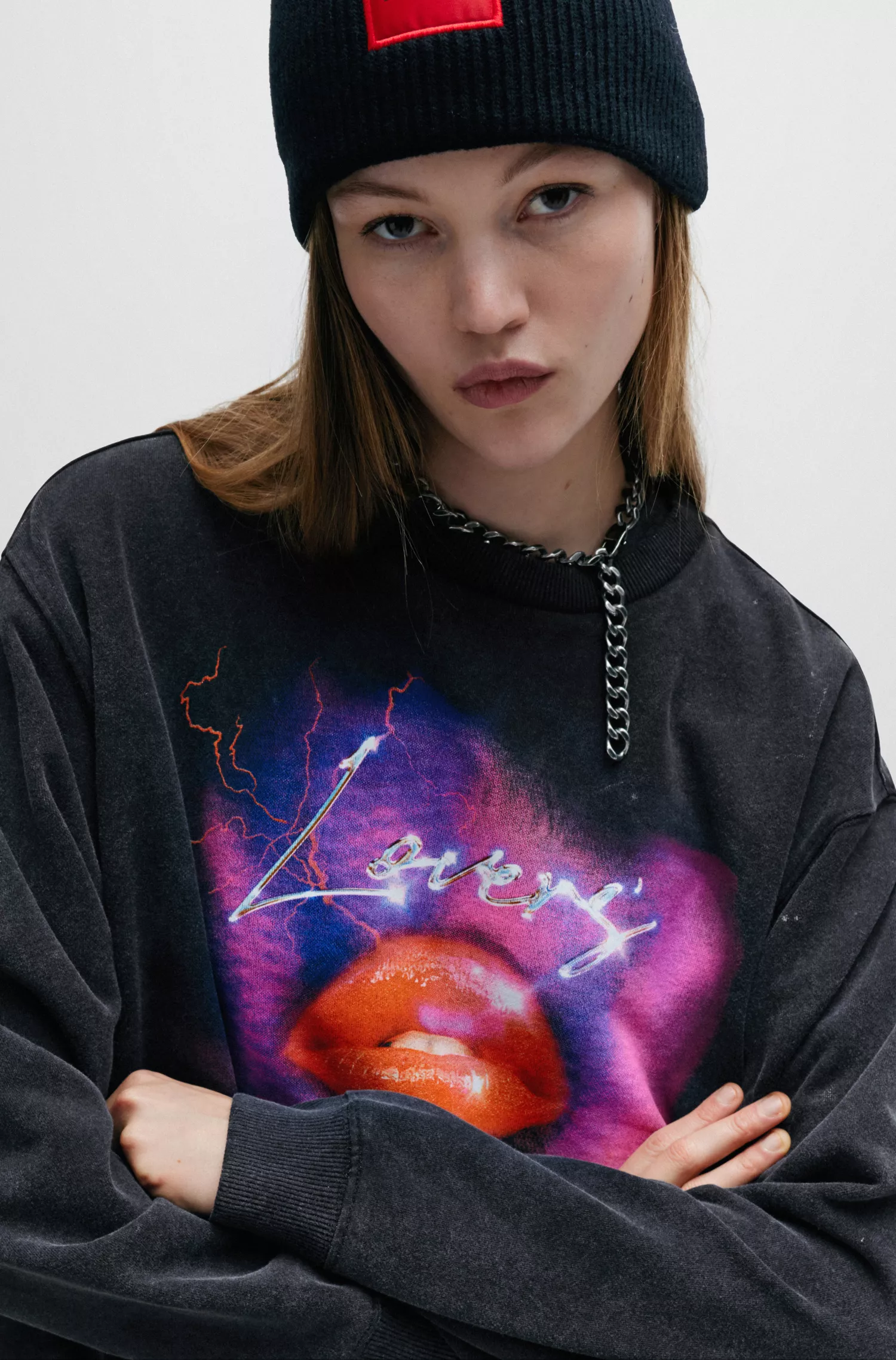 Moletom HUGO vermelho oversized em tecido felpudo francês com estampa sazonal.