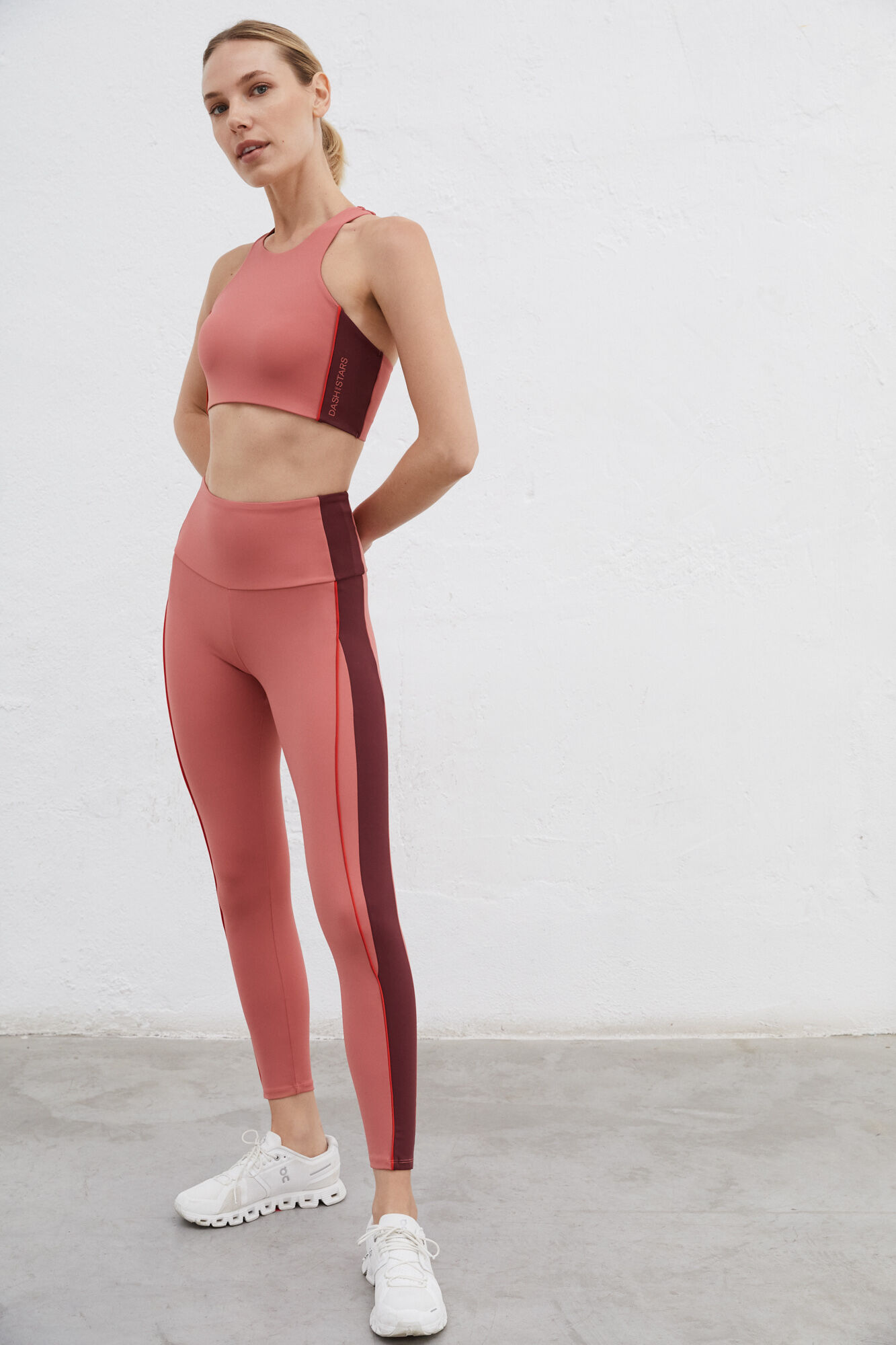 Sutiã esportivo rosa 4D com alças no pescoço - Rosa