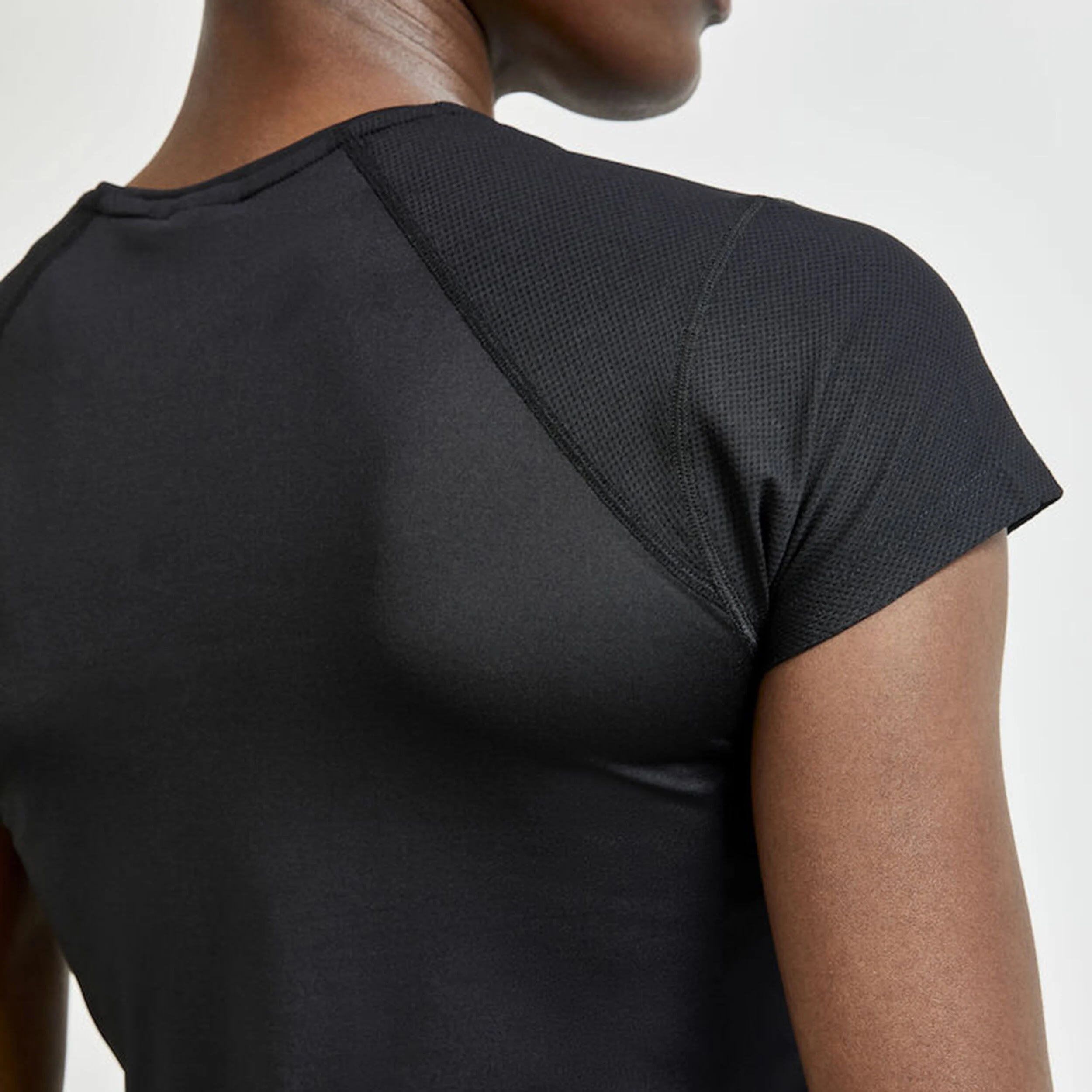 Craft ADV Essence Shortsleeve Slim Maillot De Course Femmes - Noir