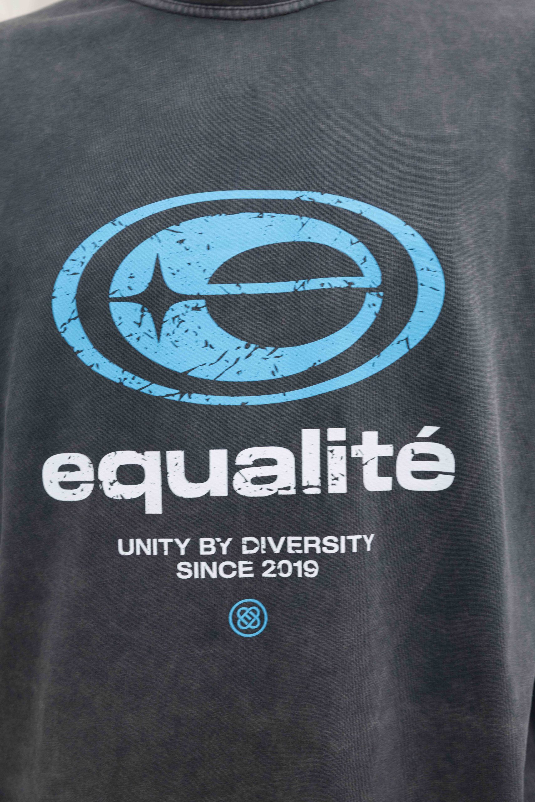 Equalité Elan Oversized Longsleeve Heren Donkergrijs