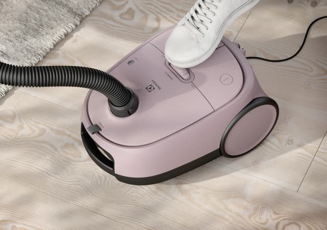 Electrolux 600 beholder-cylinderstøvsuger EB61C2WP (whisper pink)