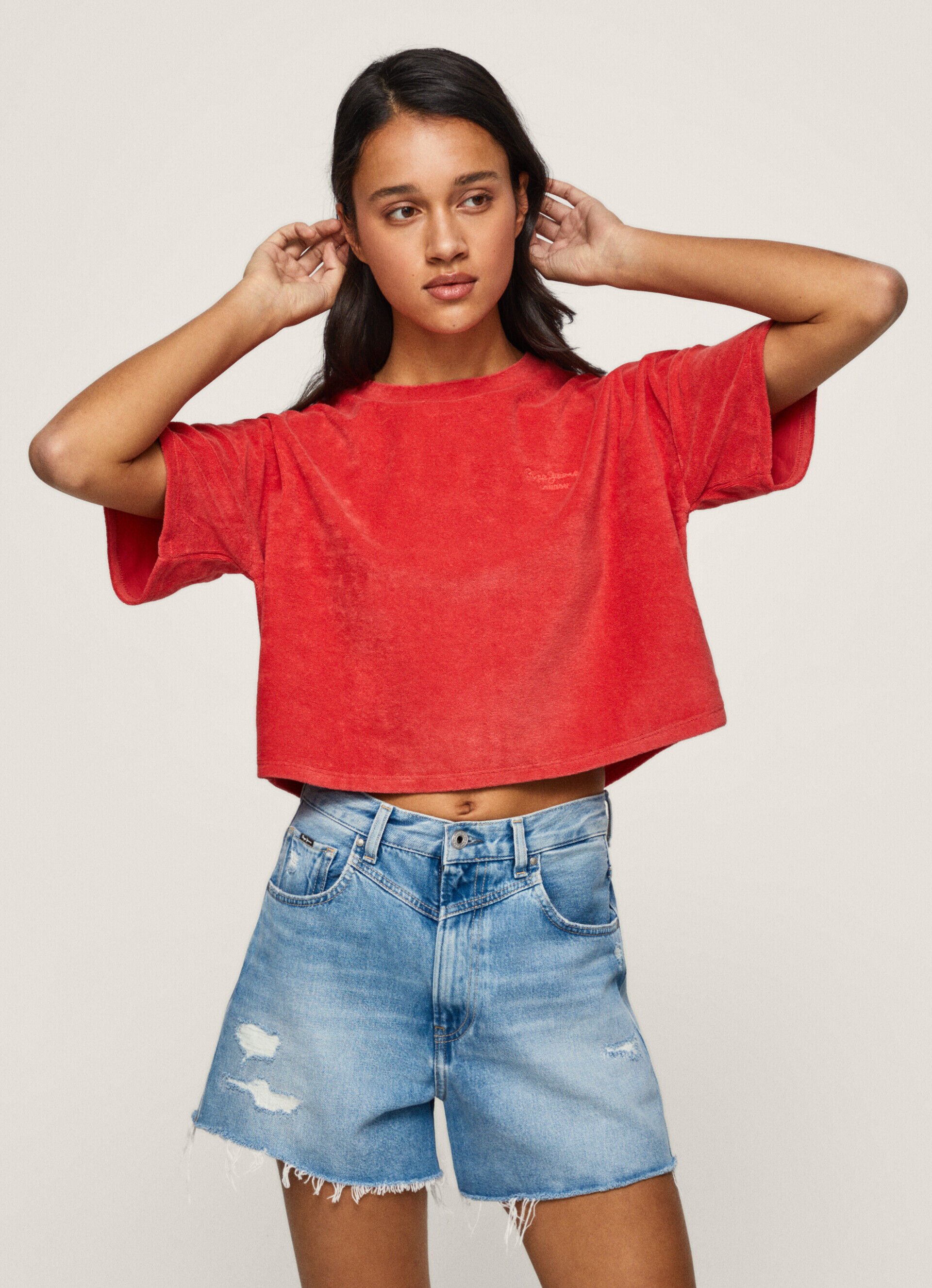 CAMISETA CROPPED COM EFEITO TOALHA - vermelho estúdio