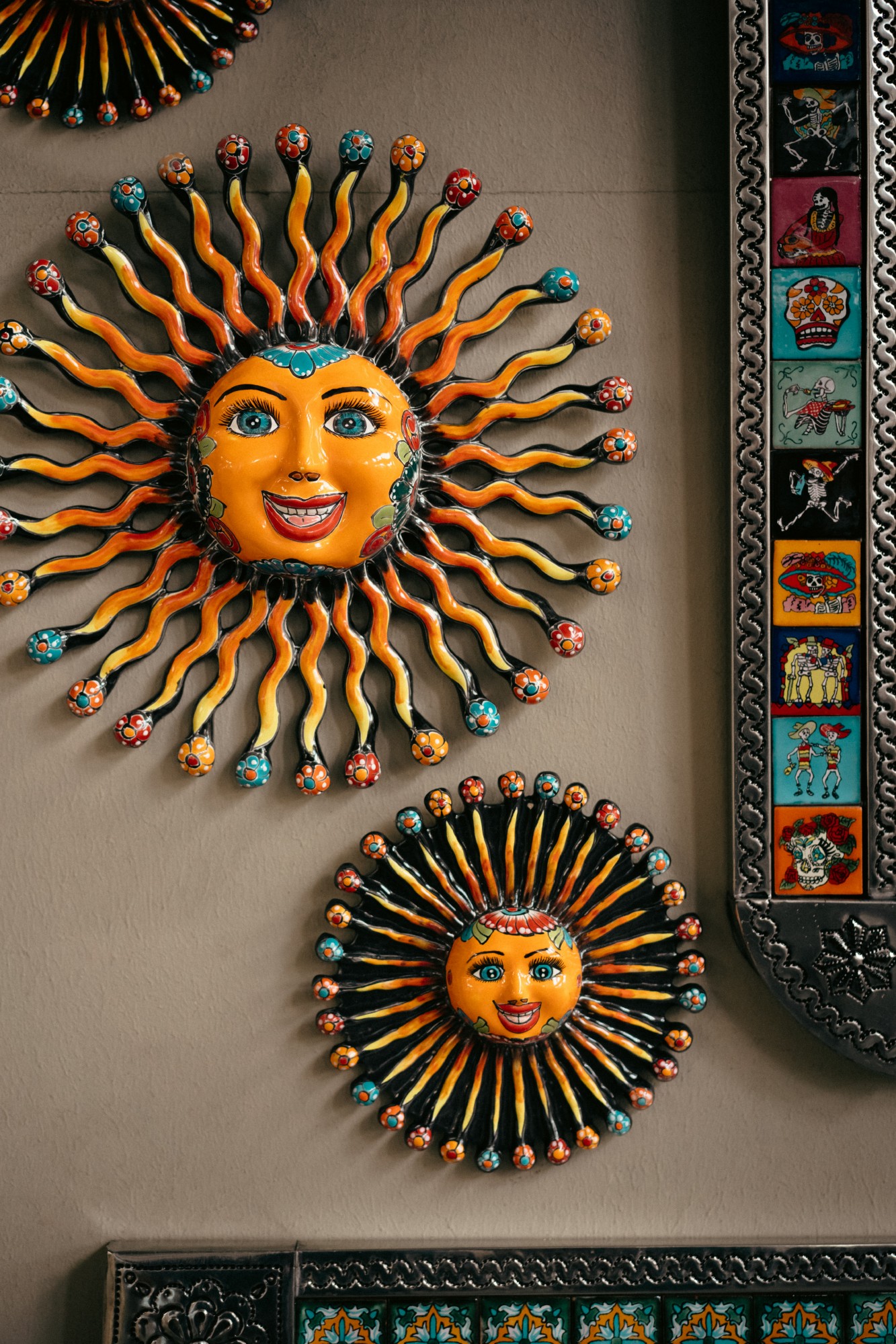 Keramik-Wandschmuck 'Rayos', multicolor, Ø 42 cm, L 5 cm von fischer's lagerhaus