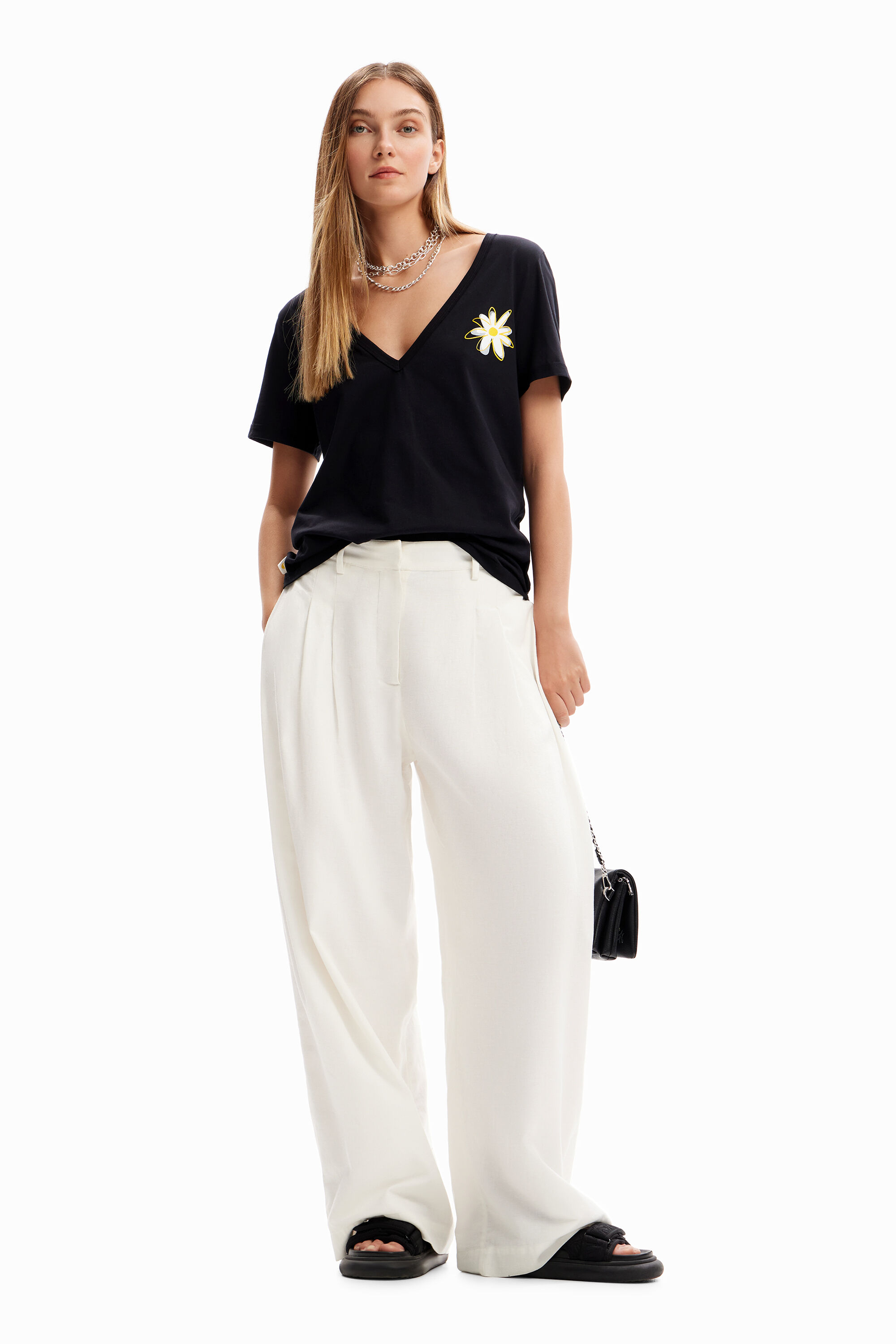 T-shirt col V fleur