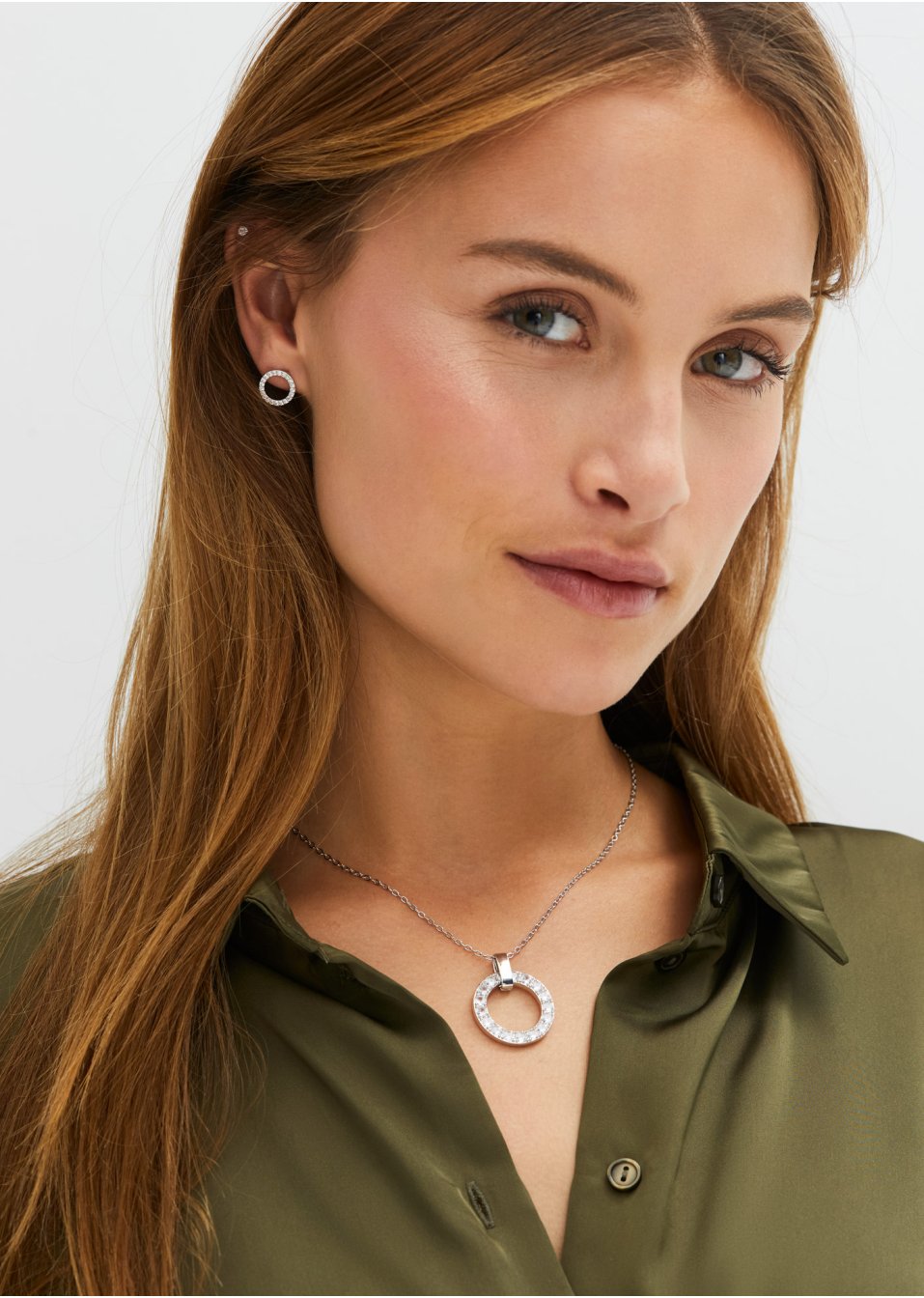 Collier et boucles d'oreilles avec zirconium