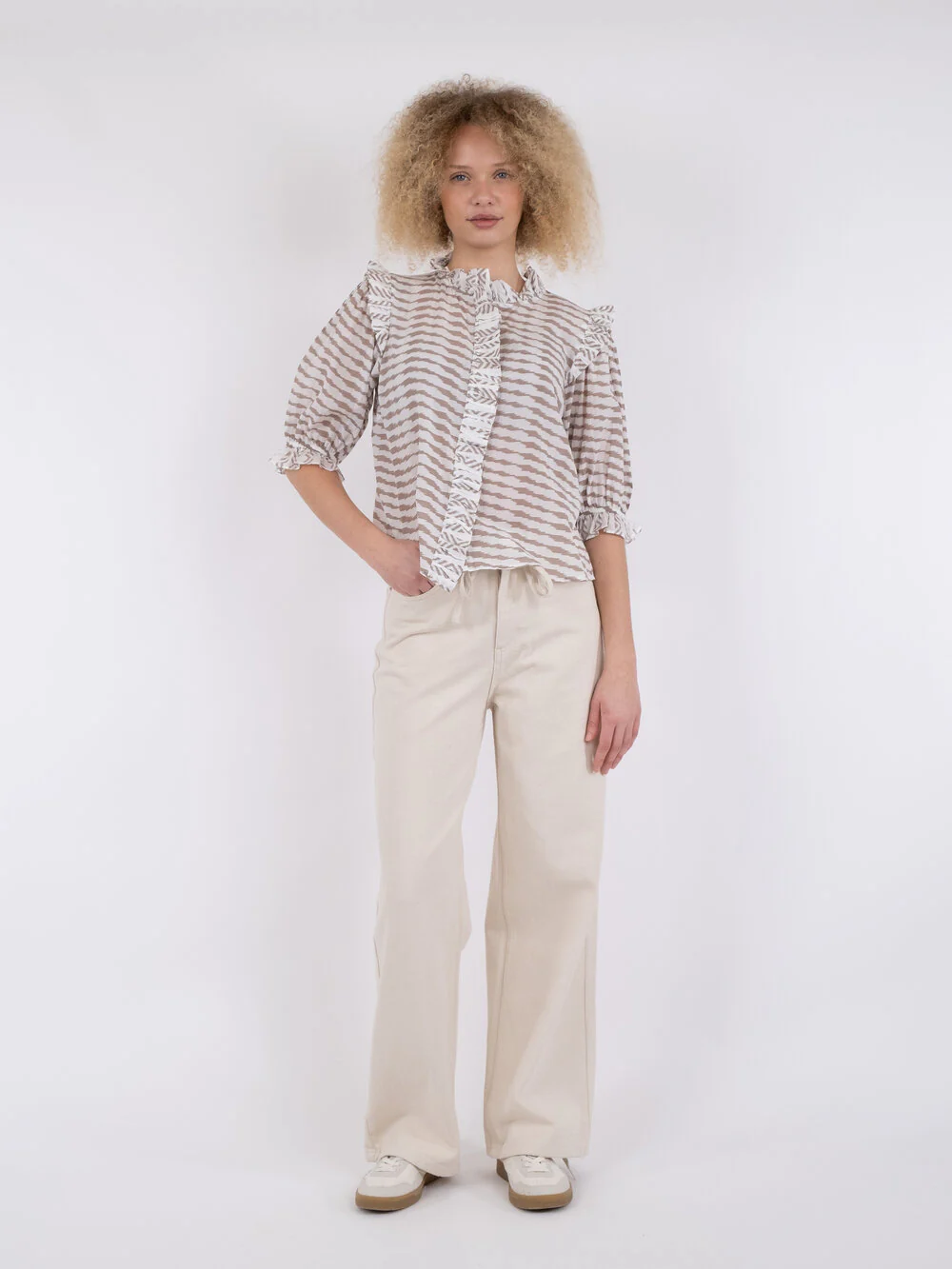 Neo Noir  Chacha Graphic bluse - sand