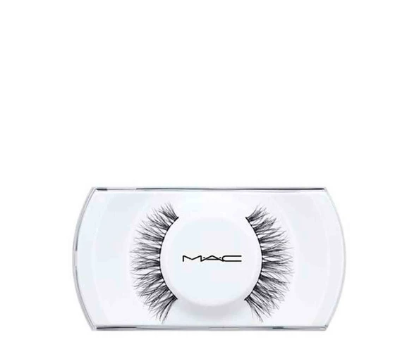 M•A•C Lashes Romantic