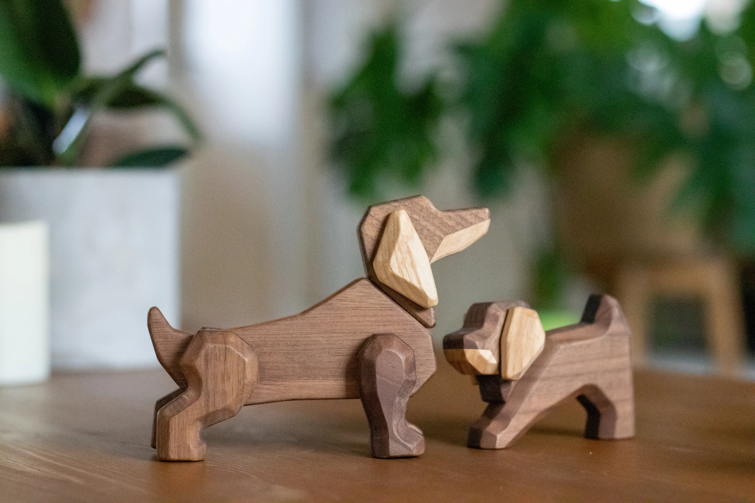 FableWood Stor Gravhund