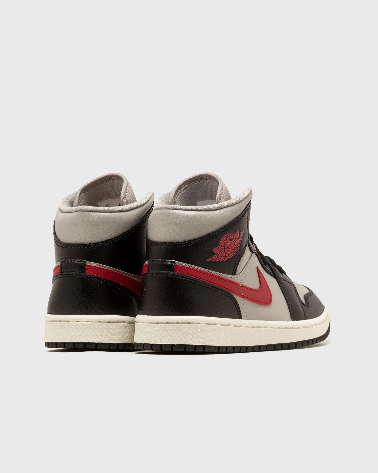 Jordan WMNS AIR JORDAN 1 MID