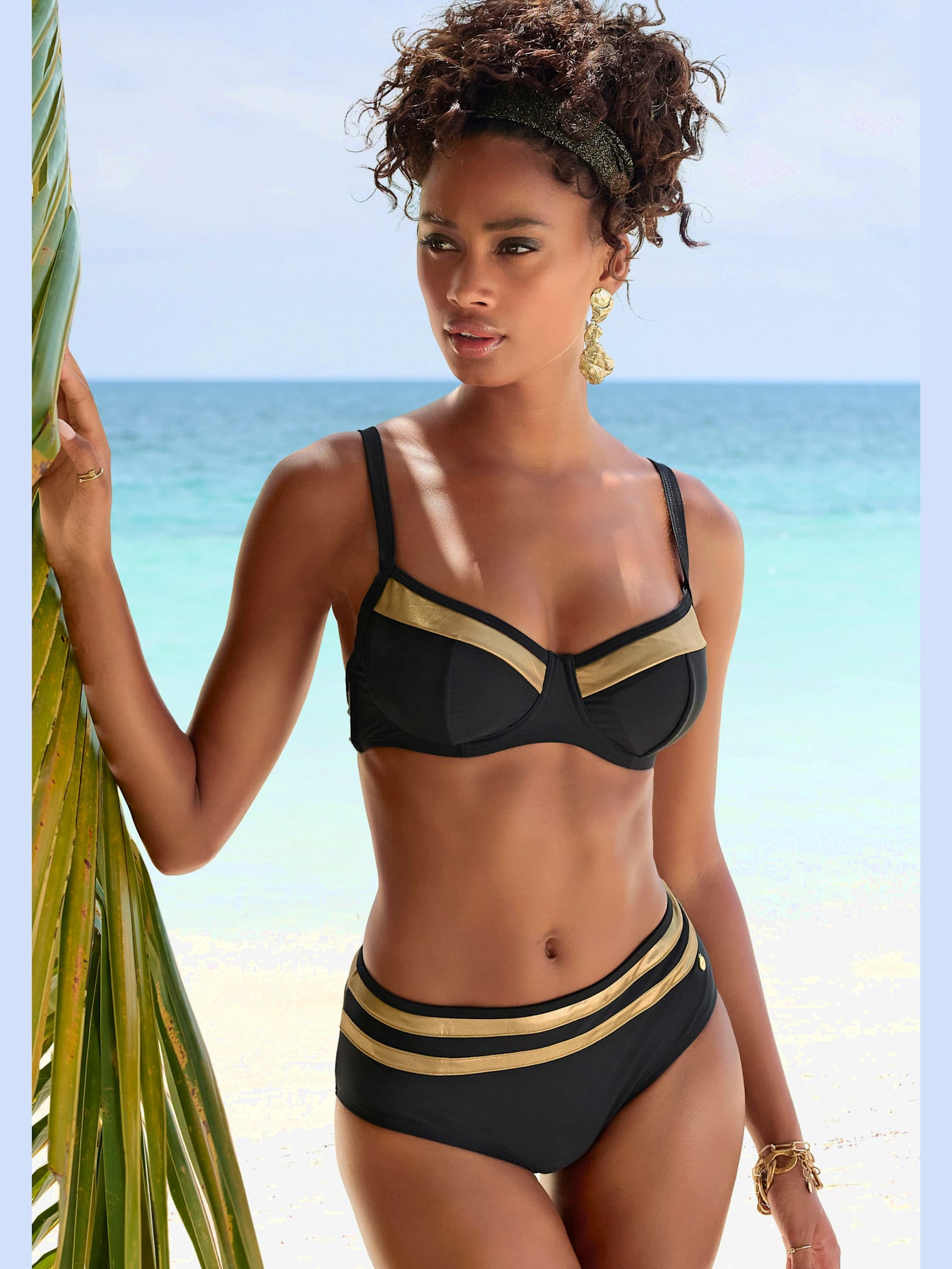 Haut de maillot de bain à armatures couleur unie avec empiècement couleur or