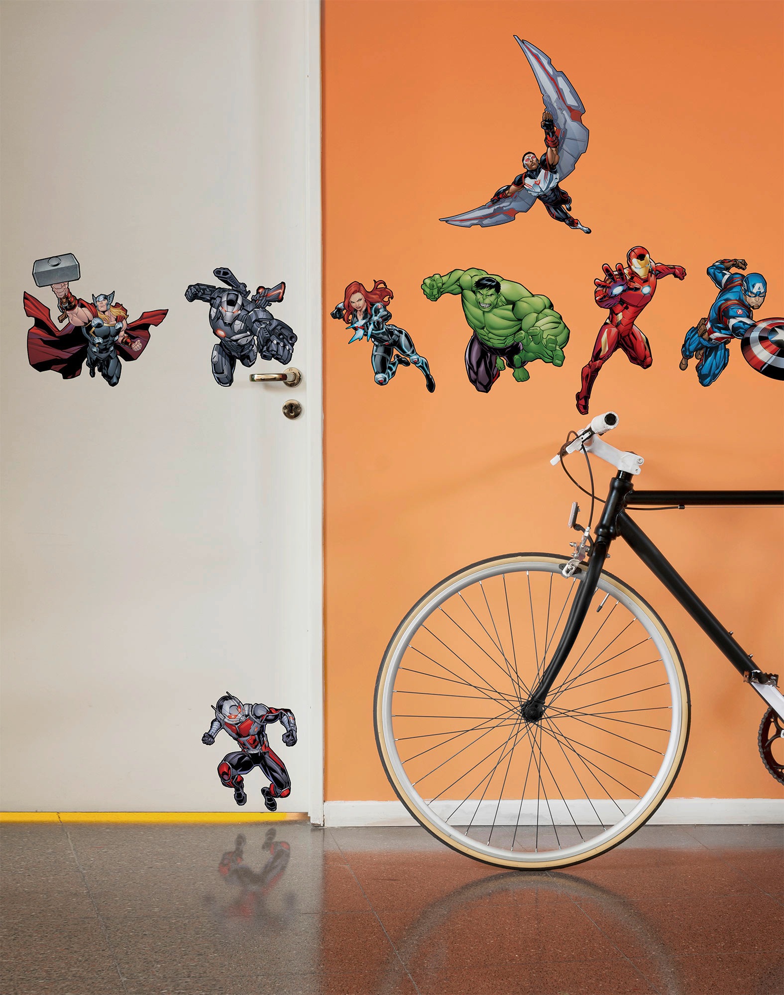 Komar Wandtattoo »Avengers Action - Grösse 100 x 70 cm« selbstklebend, Wandsticker, Kinderzimmer