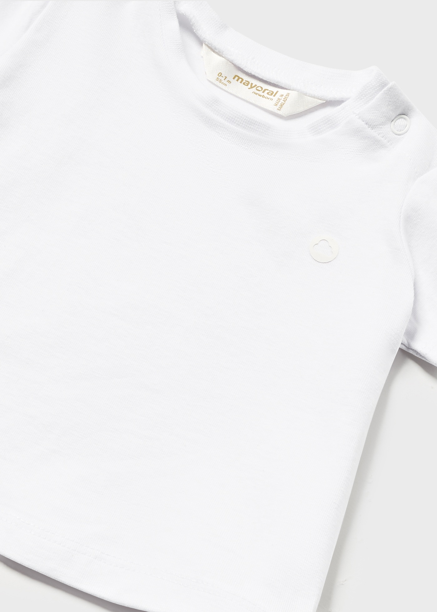 Camiseta branca Better Cotton para recém-nascidos