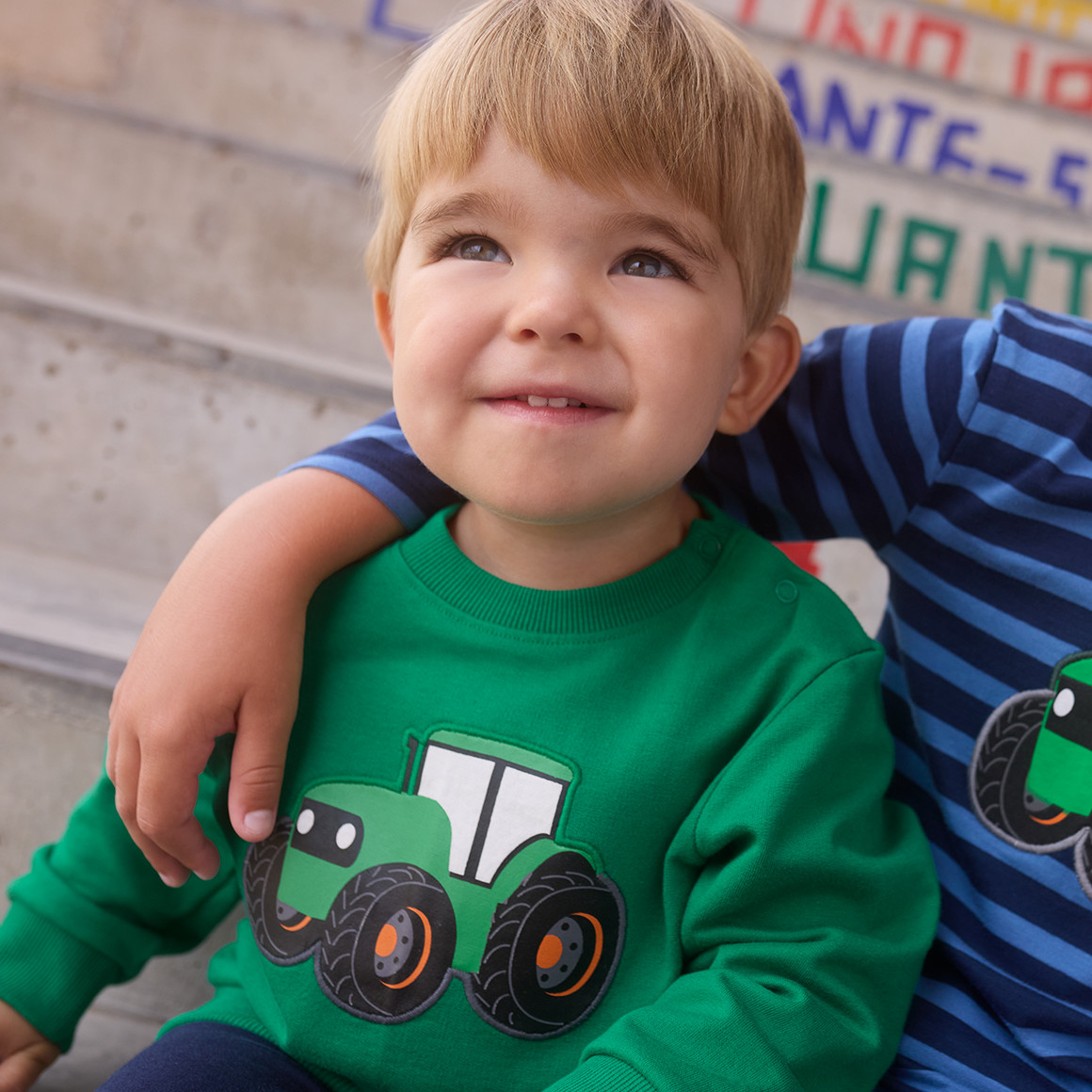 Topomini Baby Sweatshirt mit Traktor-Applikation grün